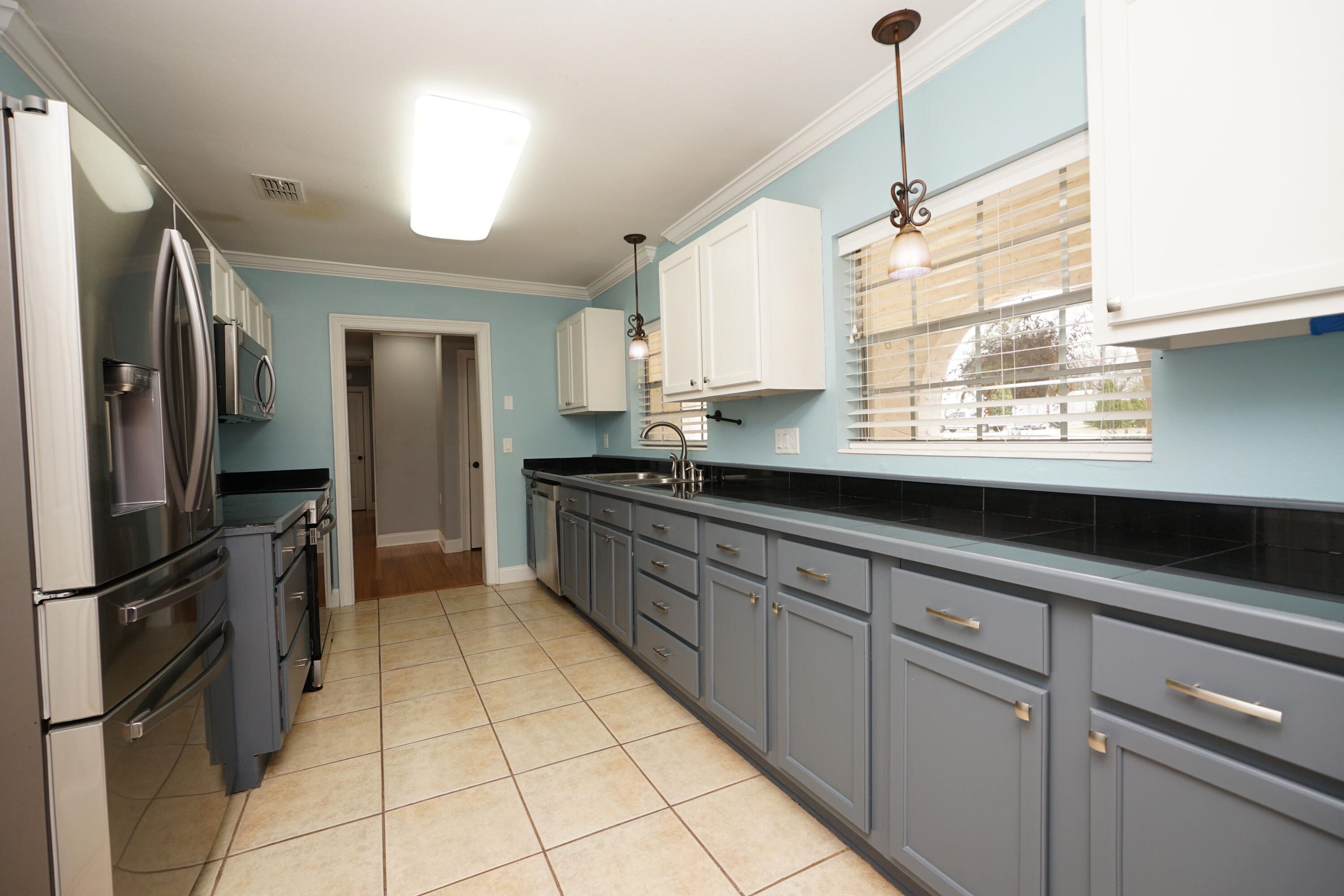 PINE LAKE S/D LOT 33 BLK B - Residential