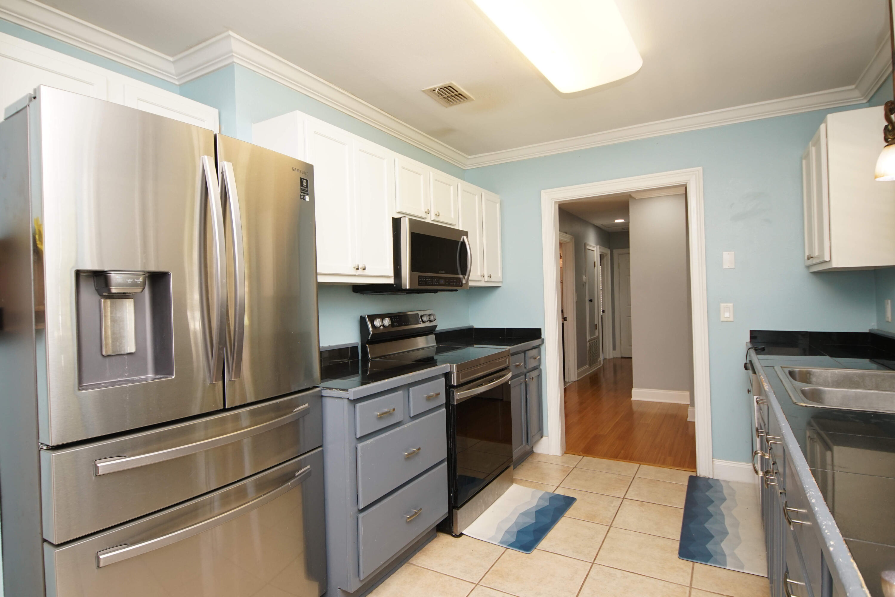 PINE LAKE S/D LOT 33 BLK B - Residential