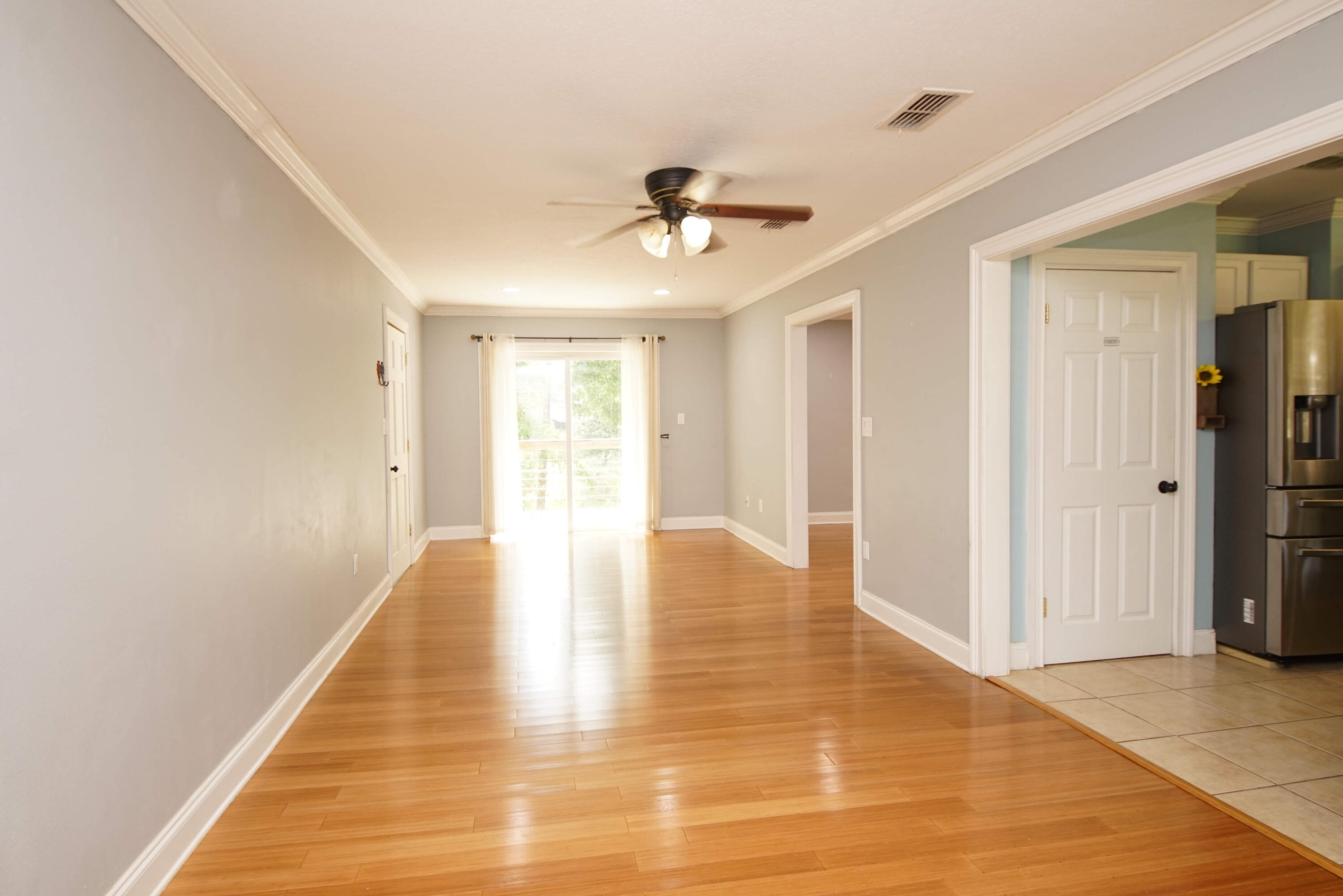 PINE LAKE S/D LOT 33 BLK B - Residential