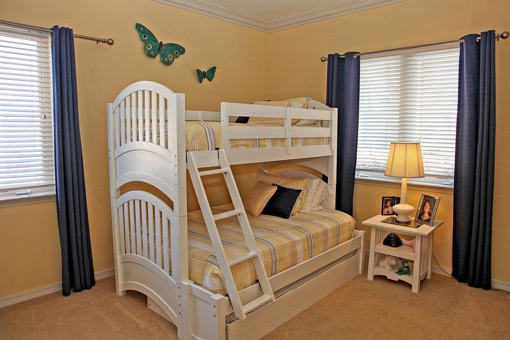 AVALON BEACH ESTATES - Residential