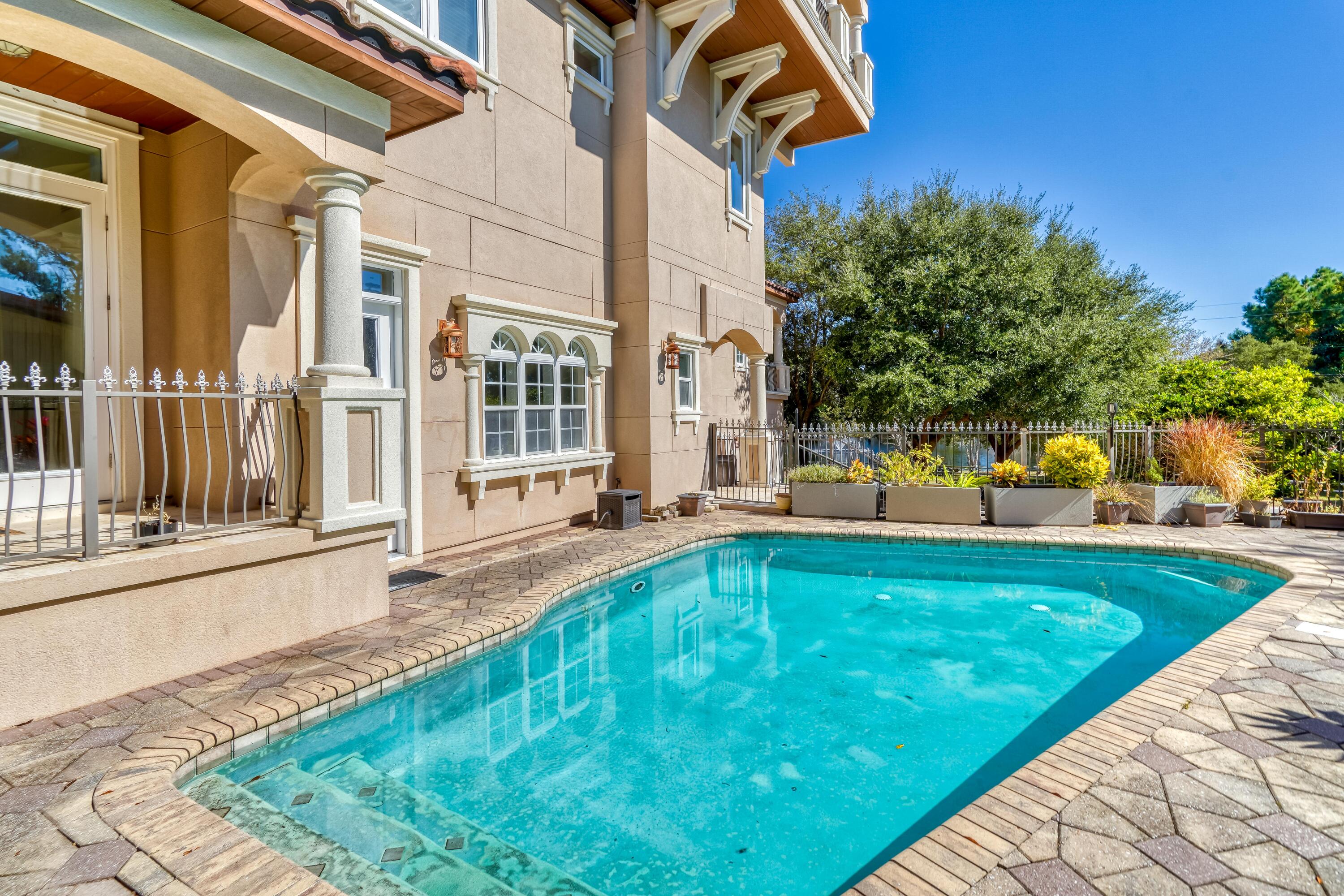 GULF PINES - Residential