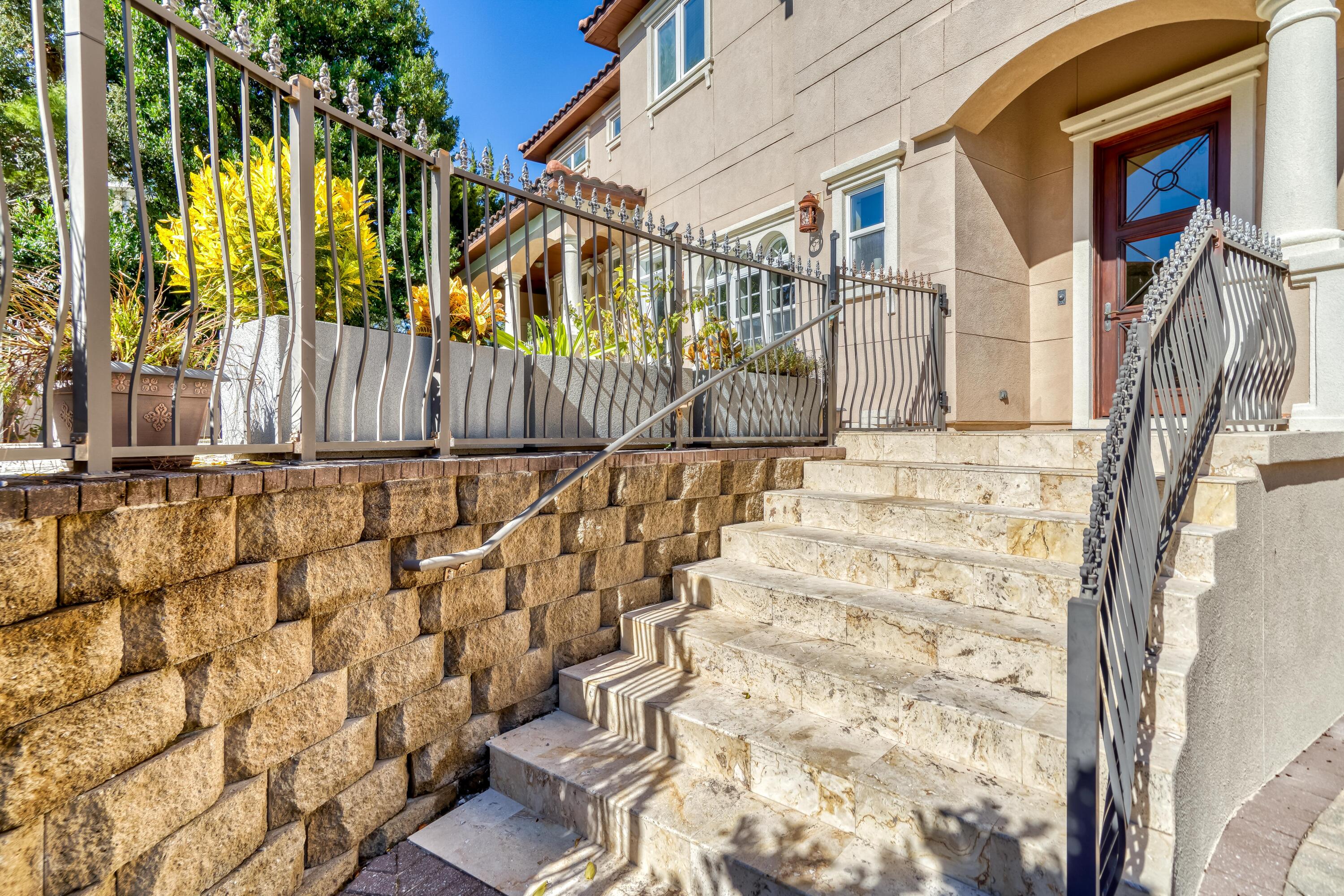 GULF PINES - Residential