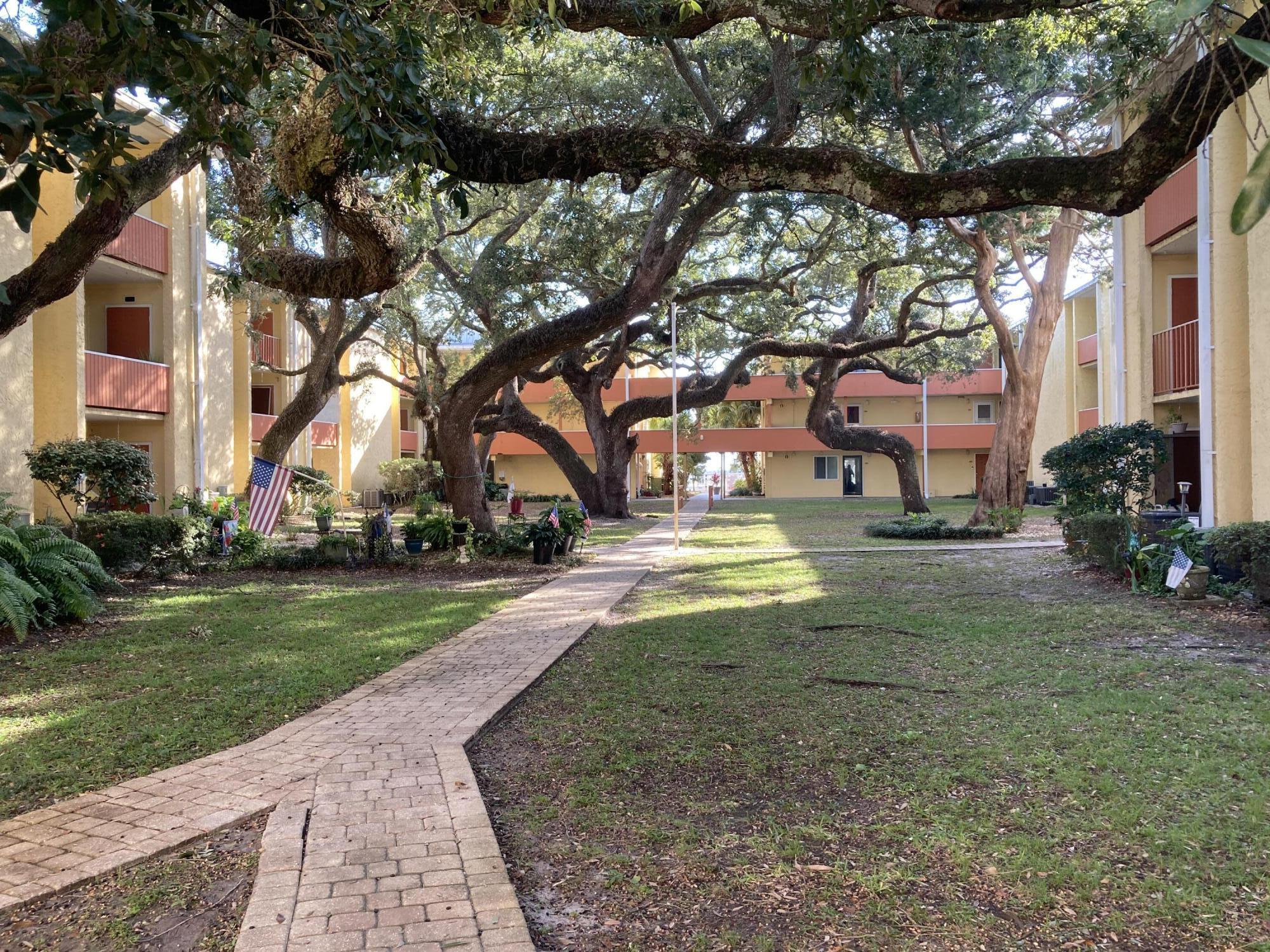 CEDARS CONDO - Residential