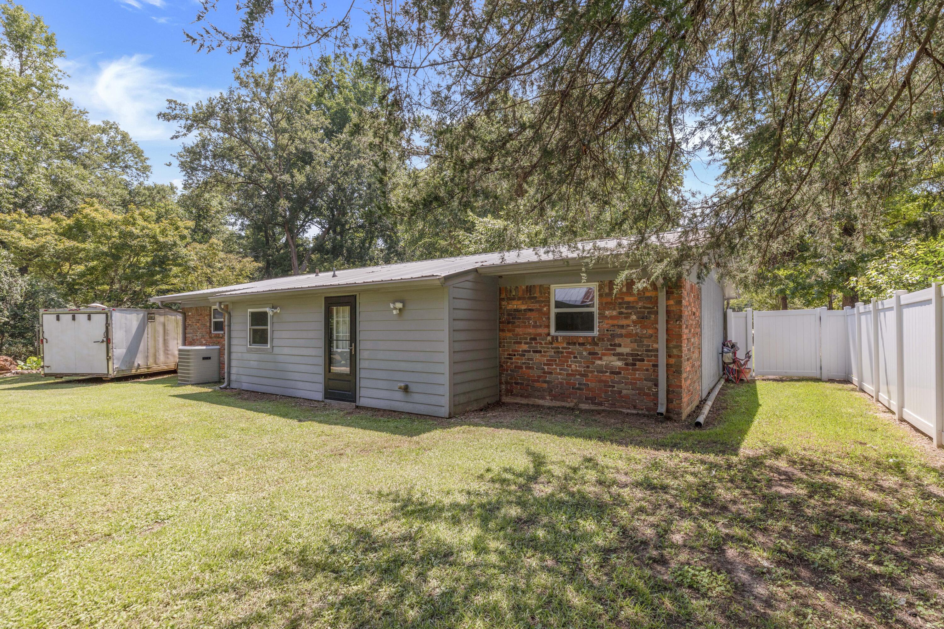 QUIET OAKS S/D - Residential