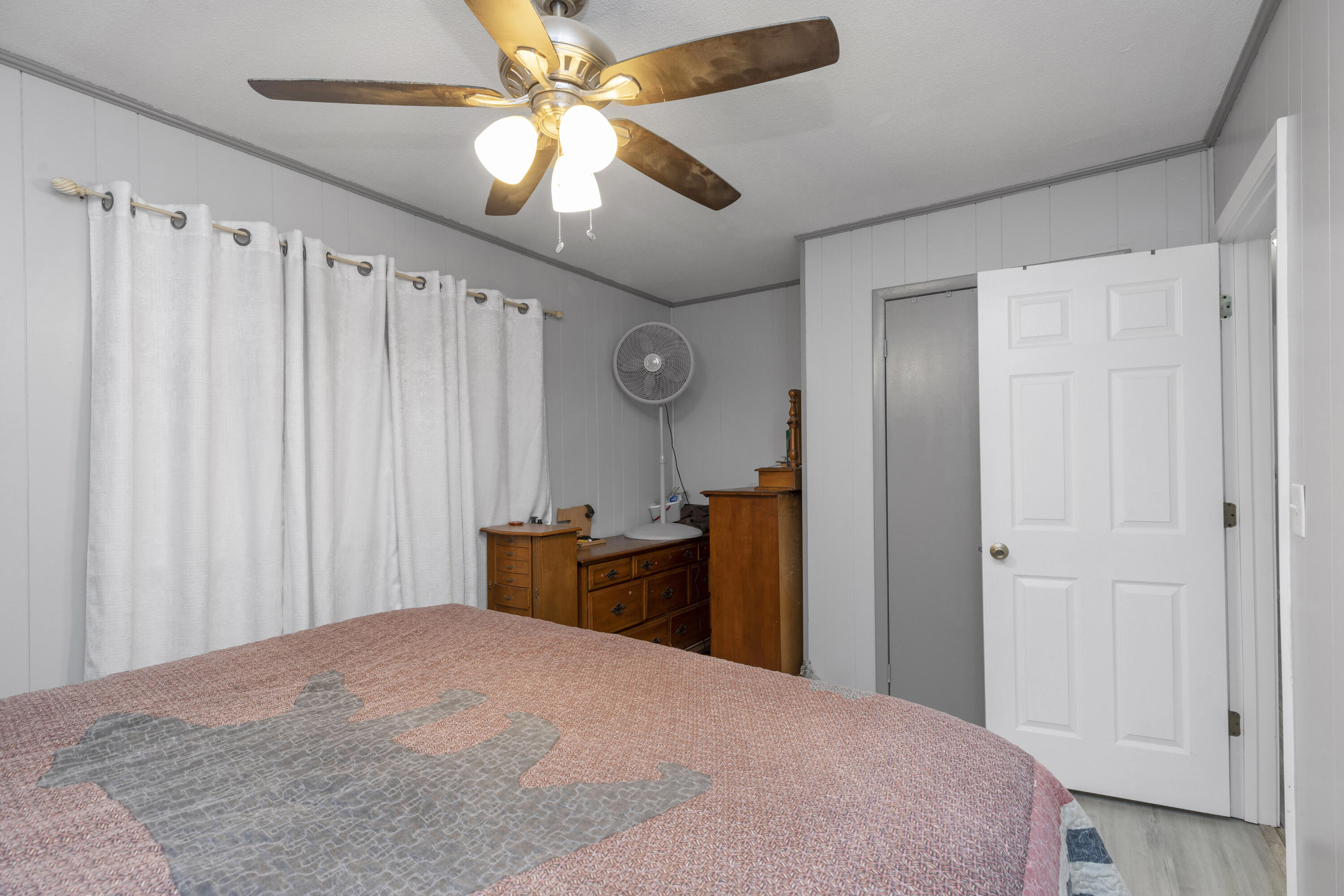 QUIET OAKS S/D - Residential