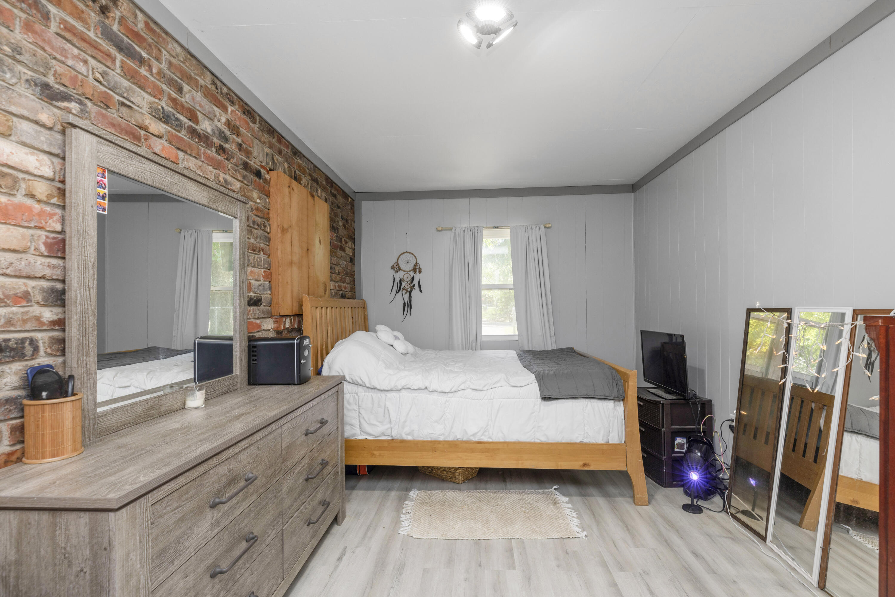 QUIET OAKS S/D - Residential