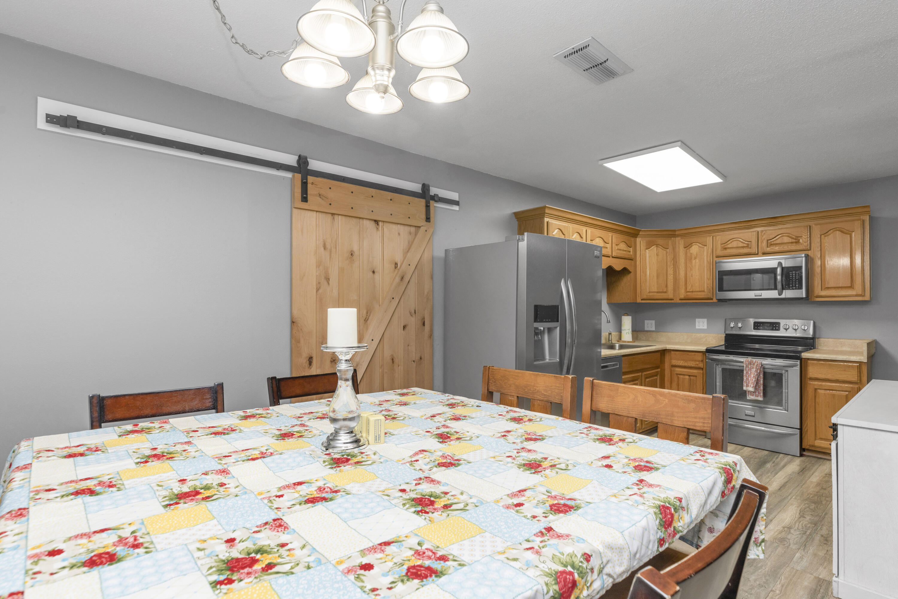 QUIET OAKS S/D - Residential