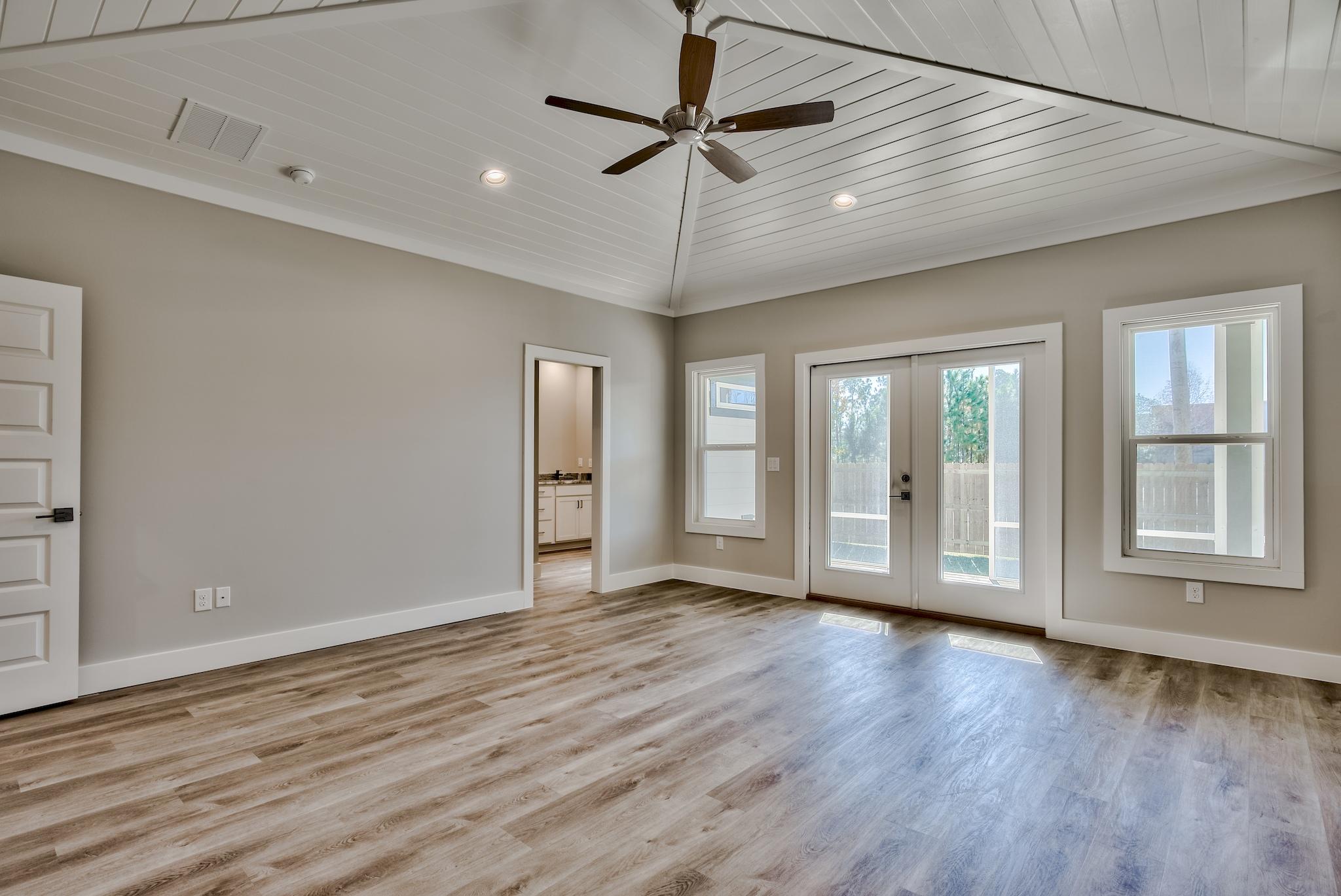 FLAMINGO BEACH - Residential