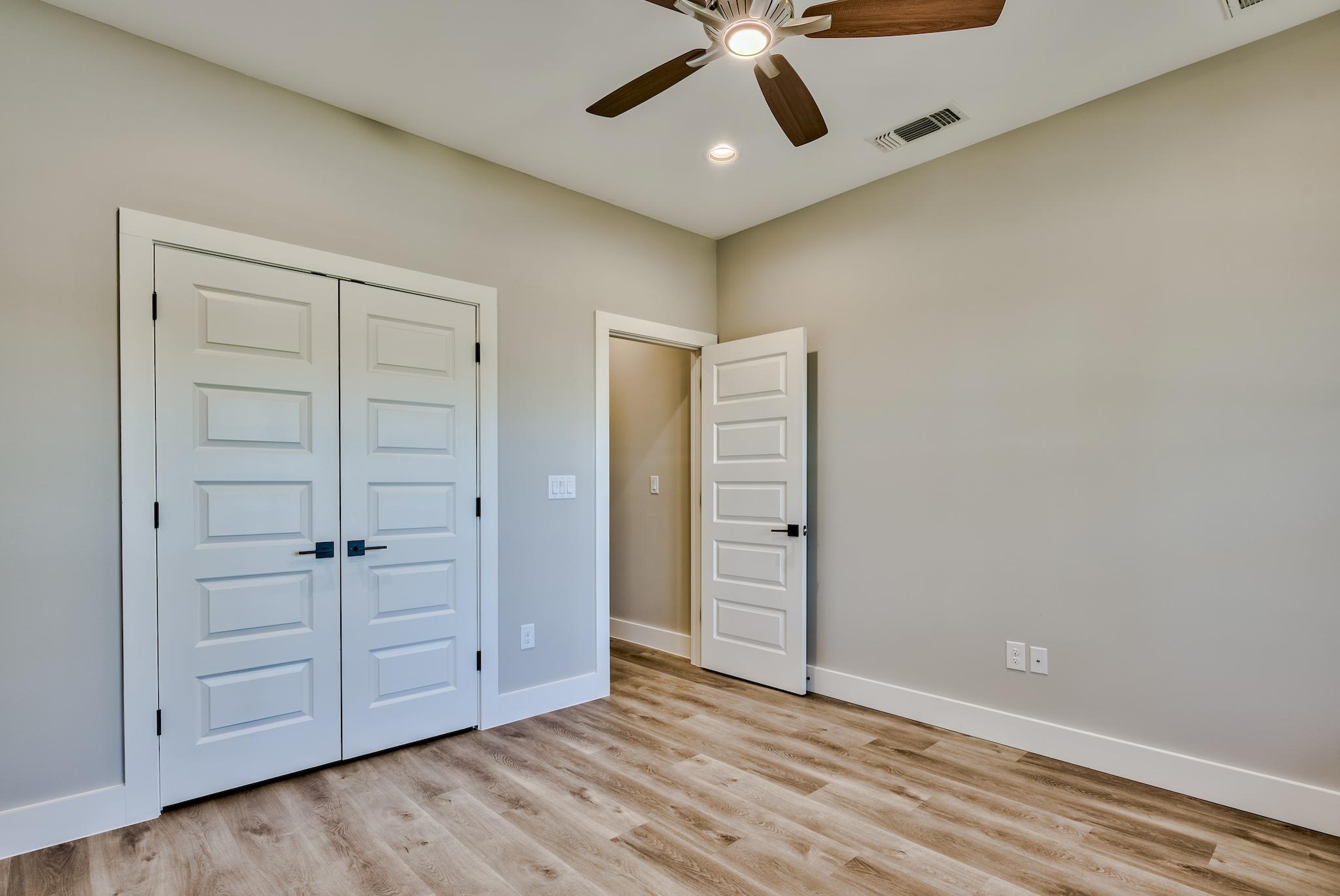 FLAMINGO BEACH - Residential