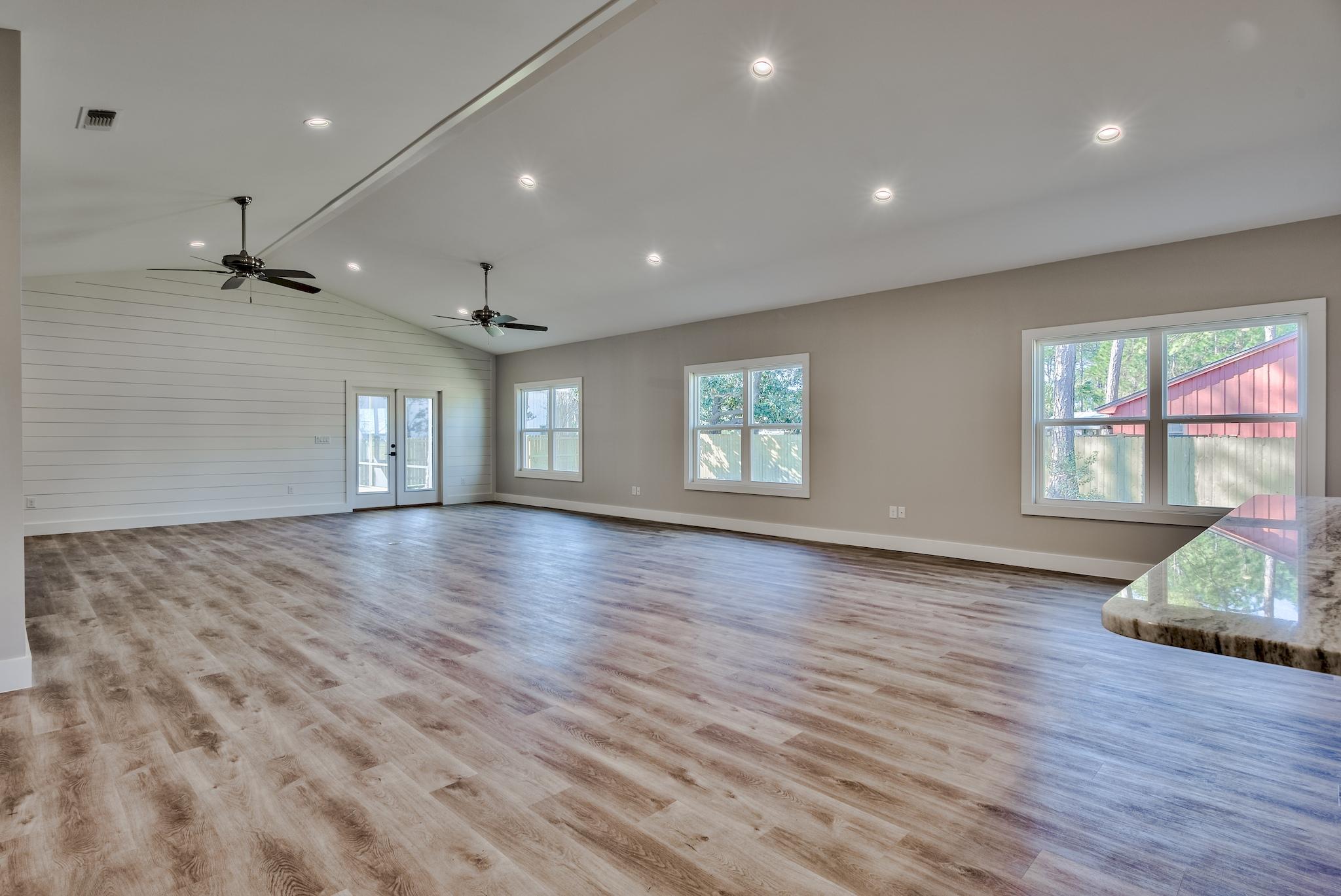 FLAMINGO BEACH - Residential