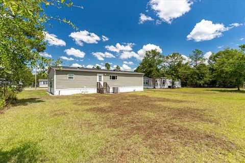 A home in DeFuniak Springs