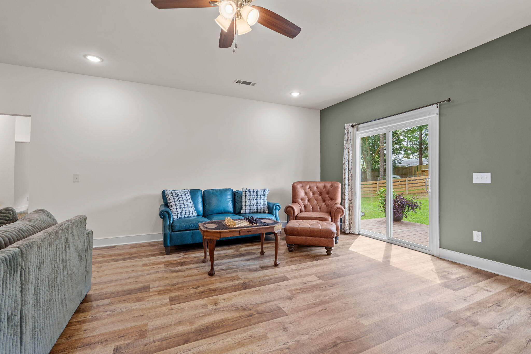 TEN LAKES ESTATES - Residential