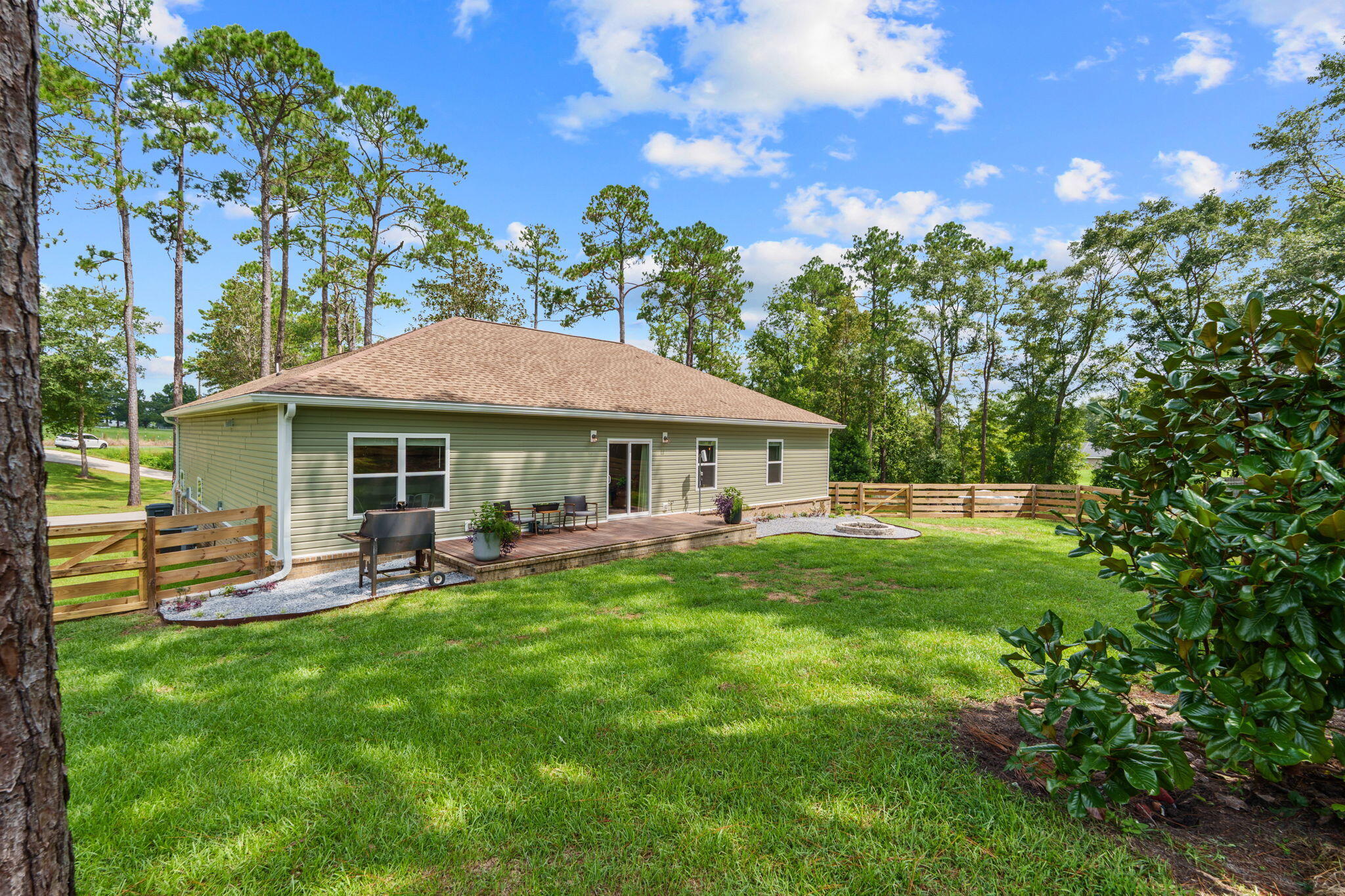 TEN LAKES ESTATES - Residential
