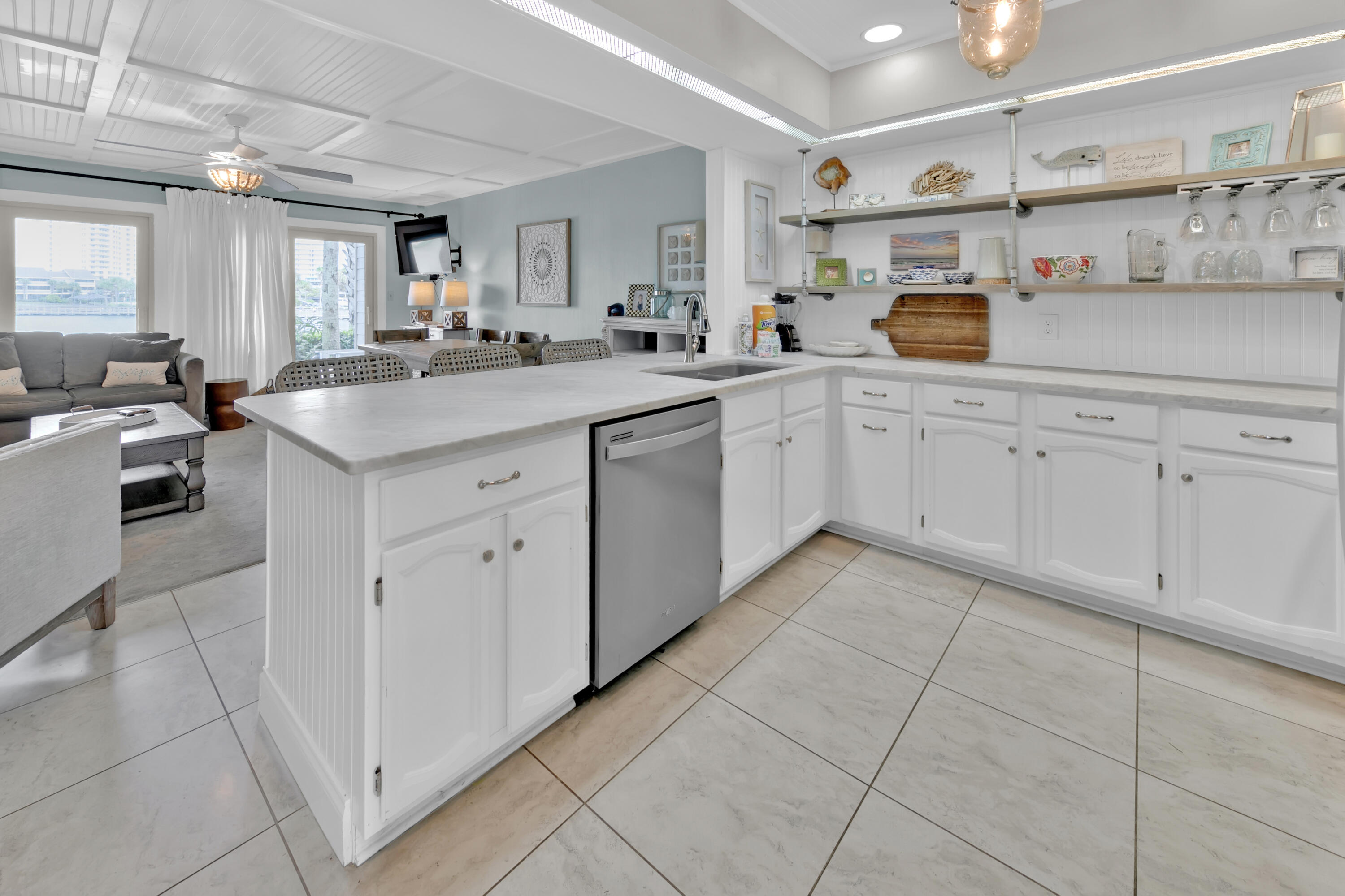 SEASCAPE CONDO PH 6A - Residential