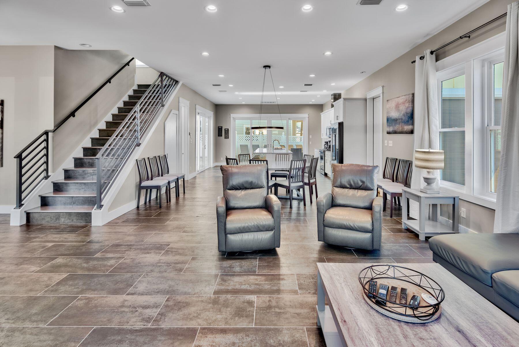 EMERALD WATERS VILLAGE - Residential