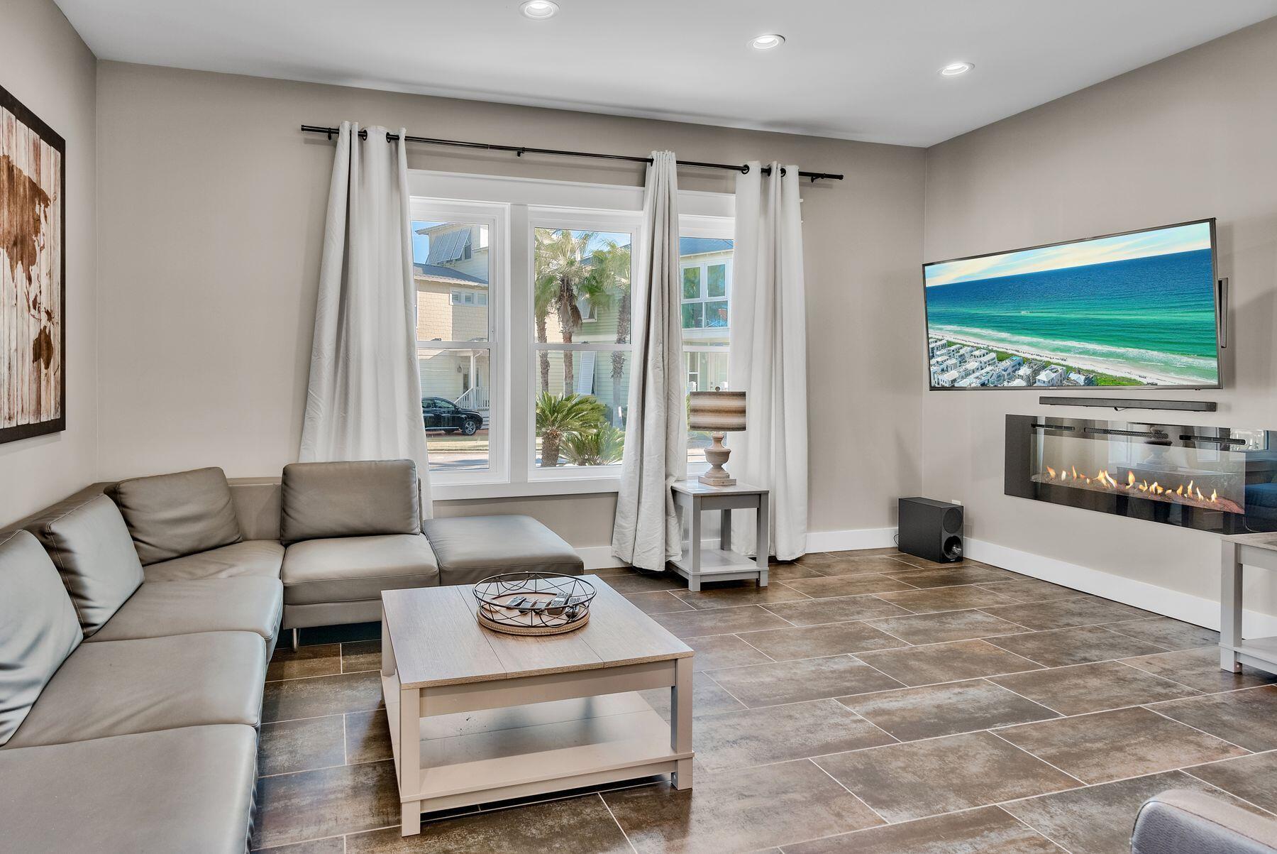 EMERALD WATERS VILLAGE - Residential