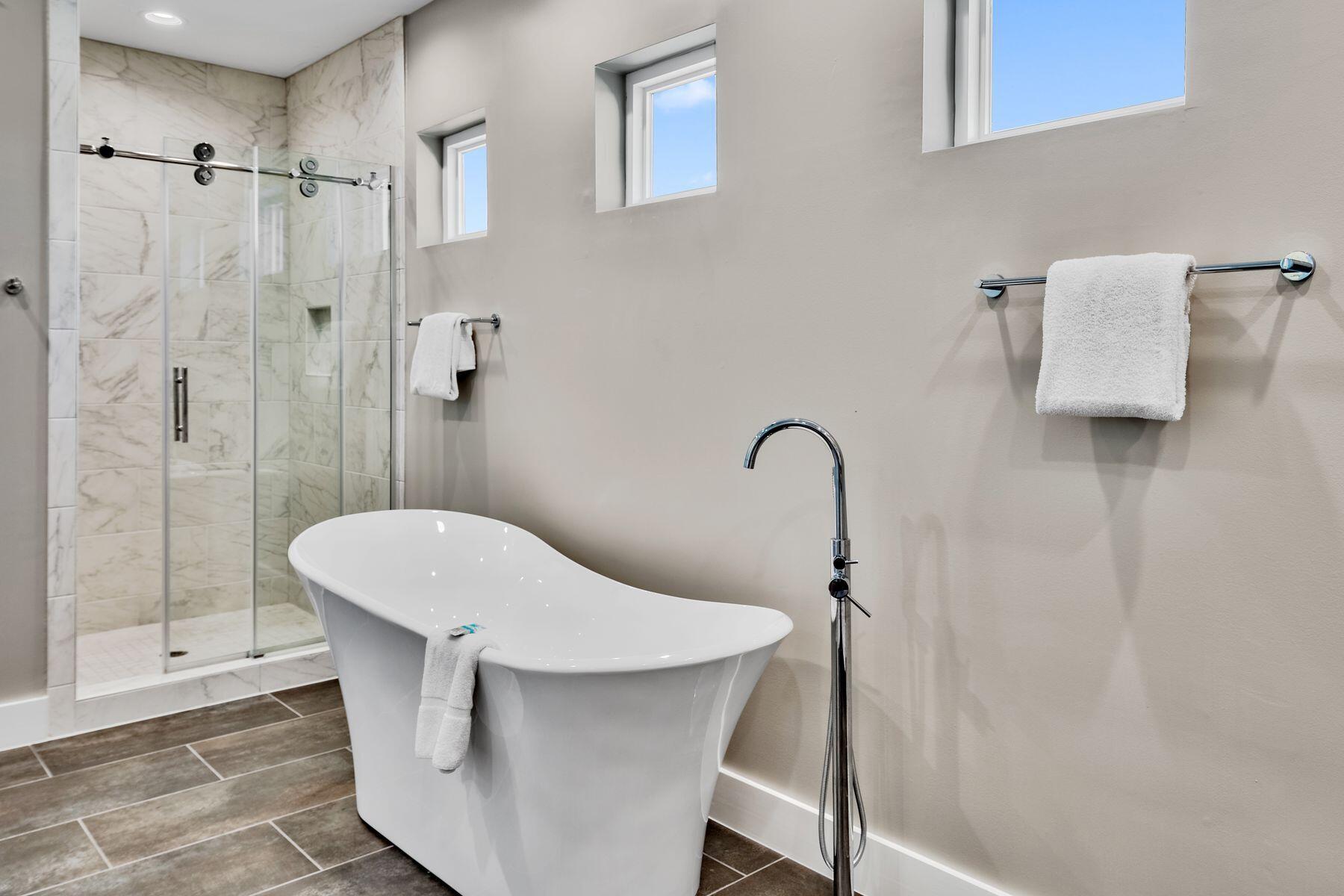 EMERALD WATERS VILLAGE - Residential