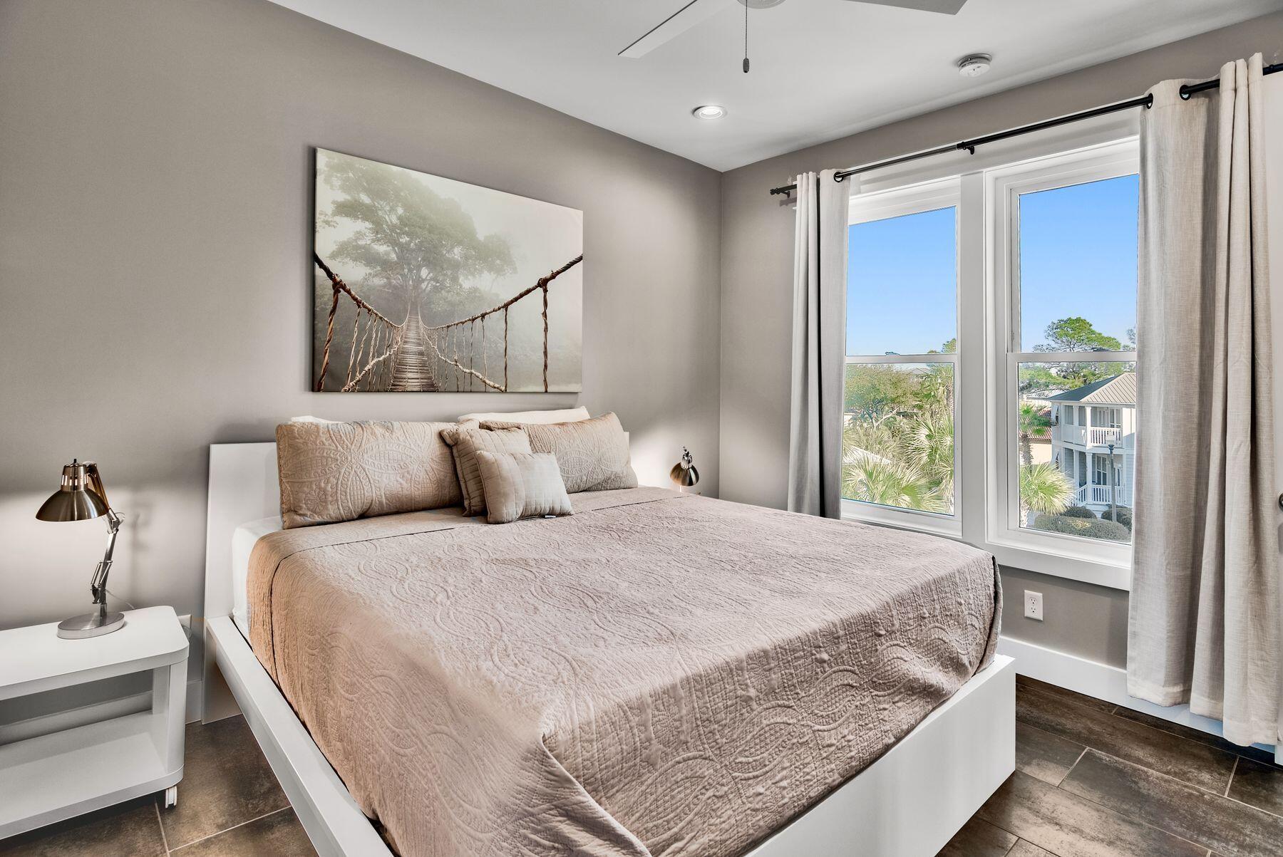 EMERALD WATERS VILLAGE - Residential