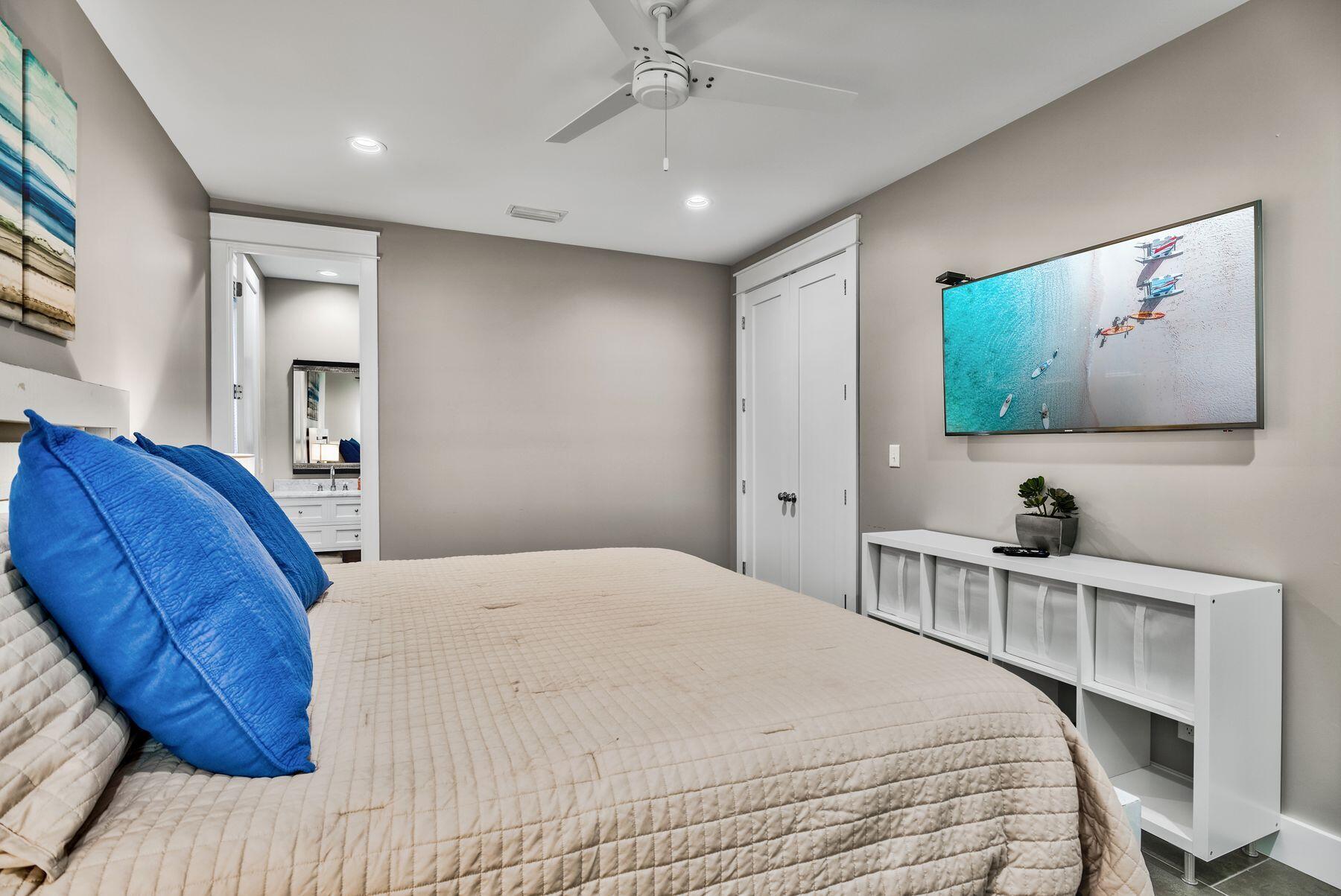 EMERALD WATERS VILLAGE - Residential