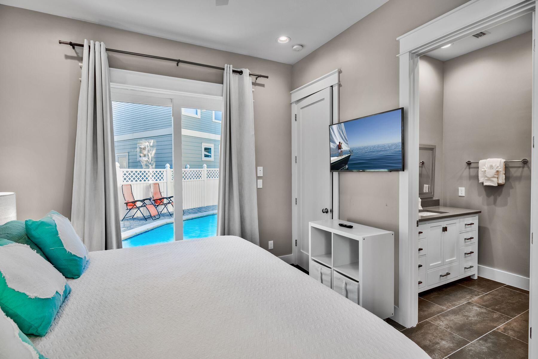 EMERALD WATERS VILLAGE - Residential