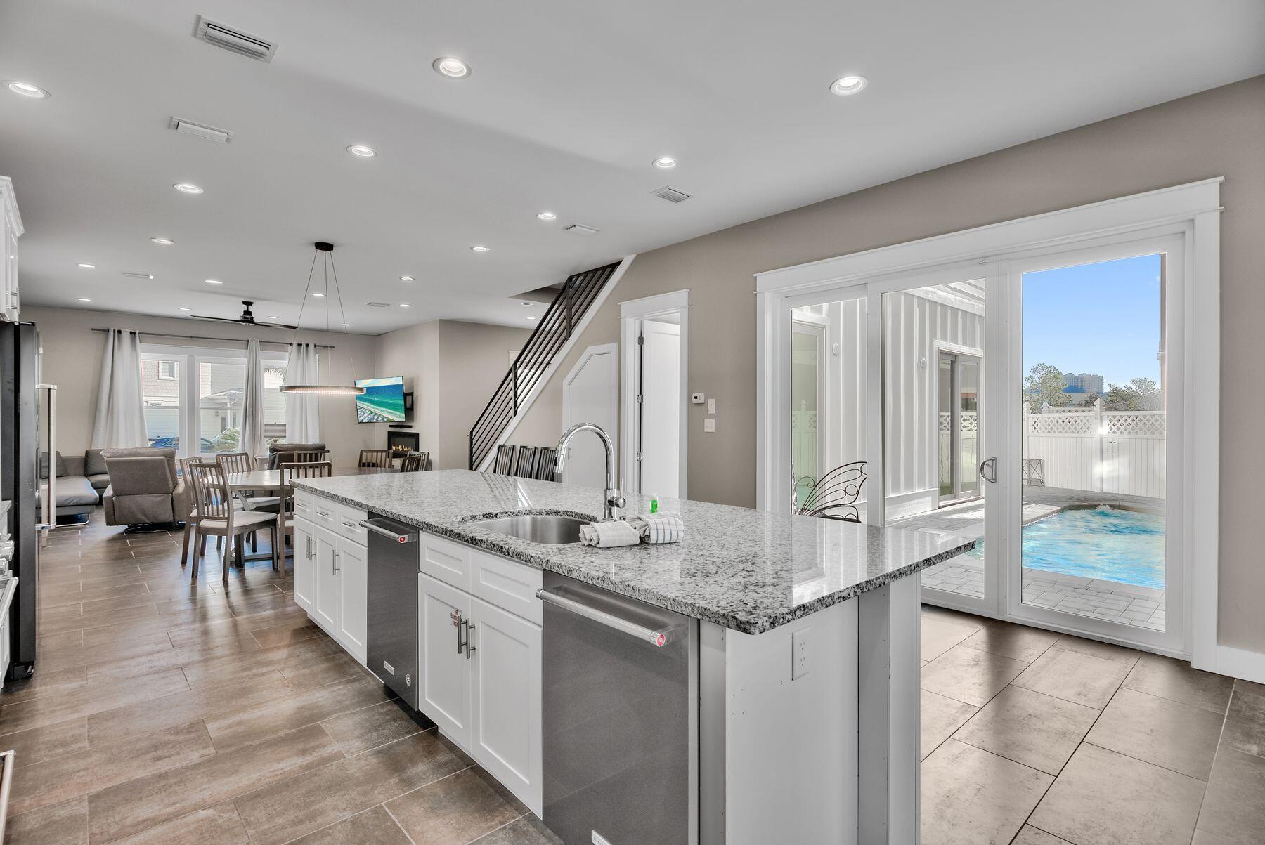 EMERALD WATERS VILLAGE - Residential