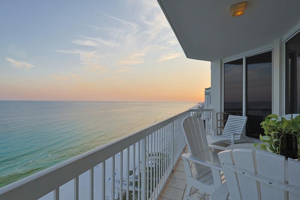 SILVER BEACH TOWERS - Residential