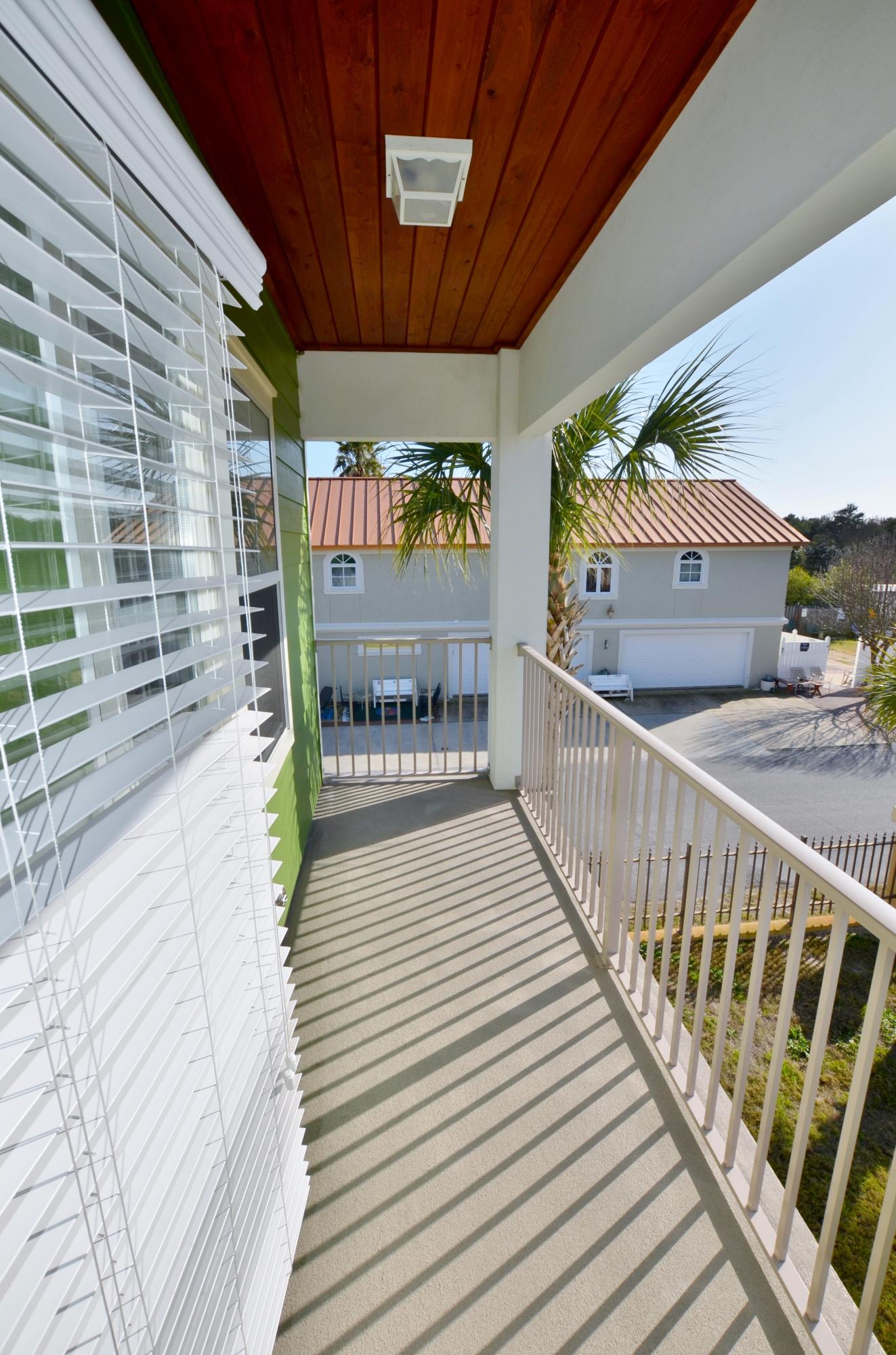 LEISURE BAY - Residential Lease