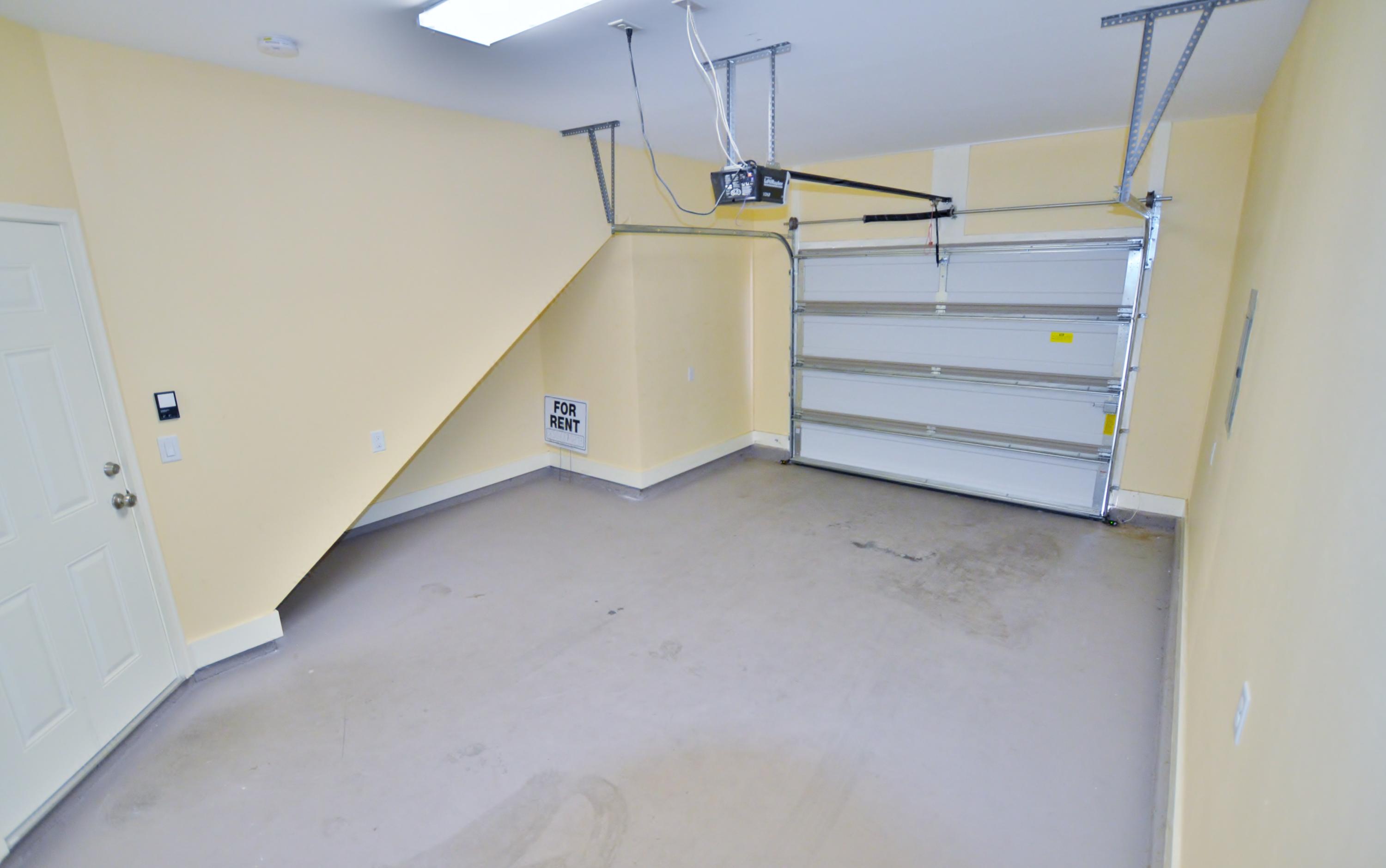 LEISURE BAY - Residential Lease