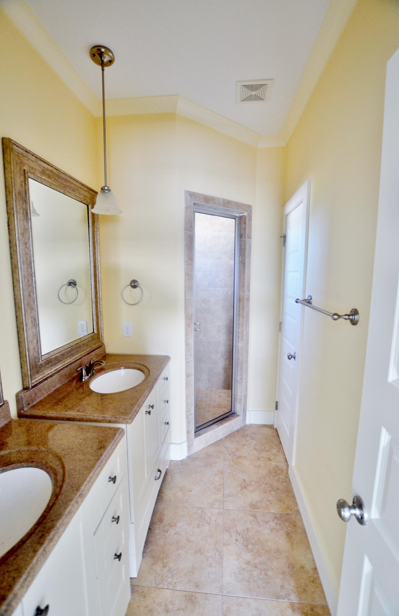 LEISURE BAY - Residential Lease