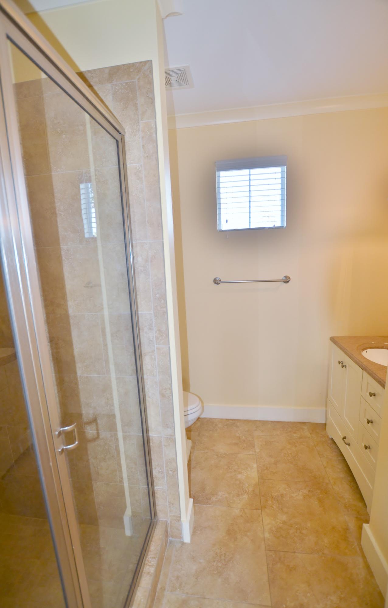 LEISURE BAY - Residential Lease