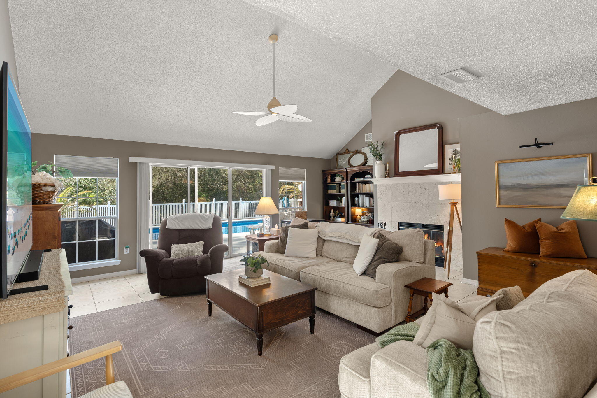 PARKWOOD ESTATES PH 1 BLUEWATER BAY - Residential