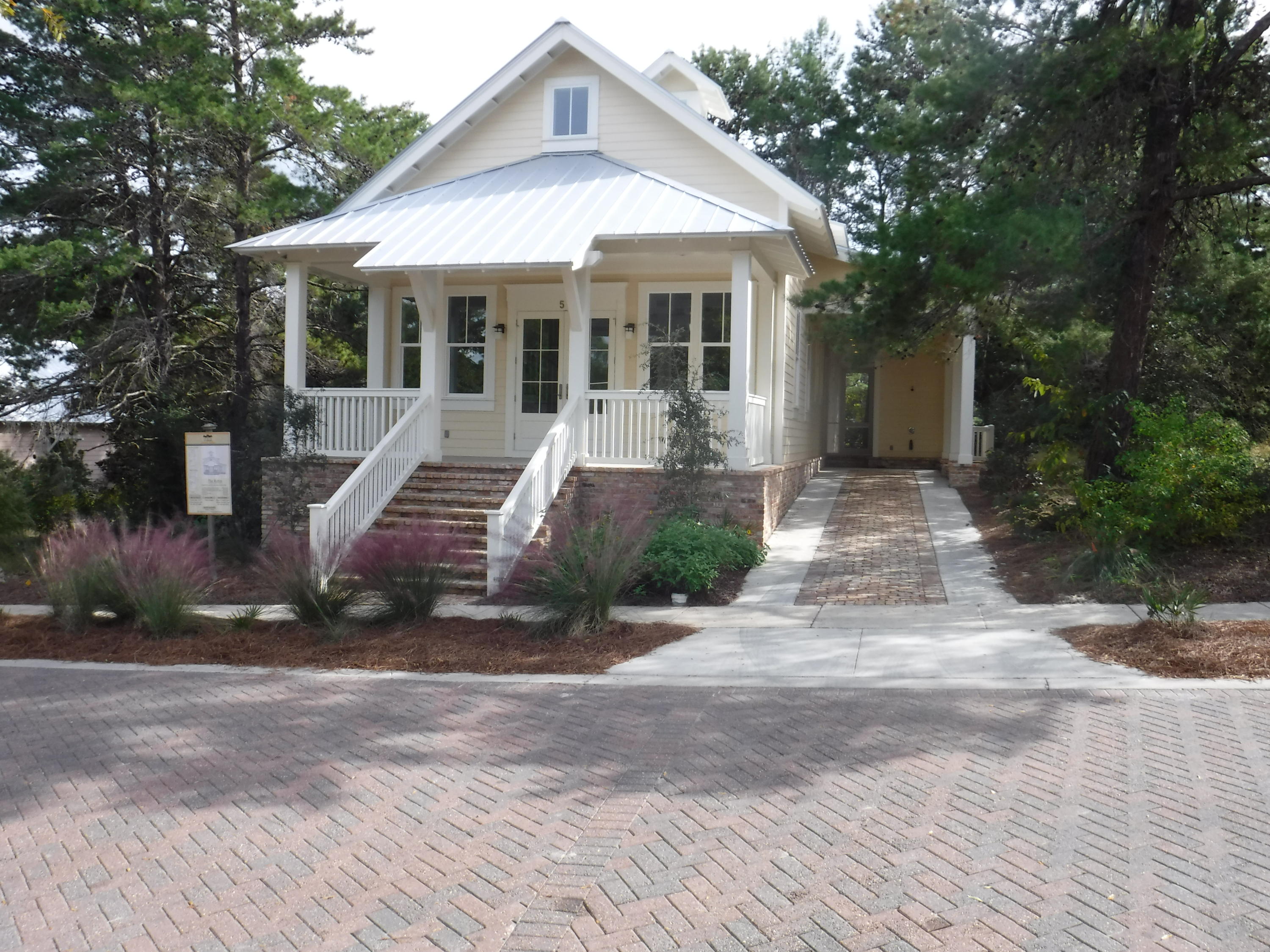 FOREST LAKES - Residential