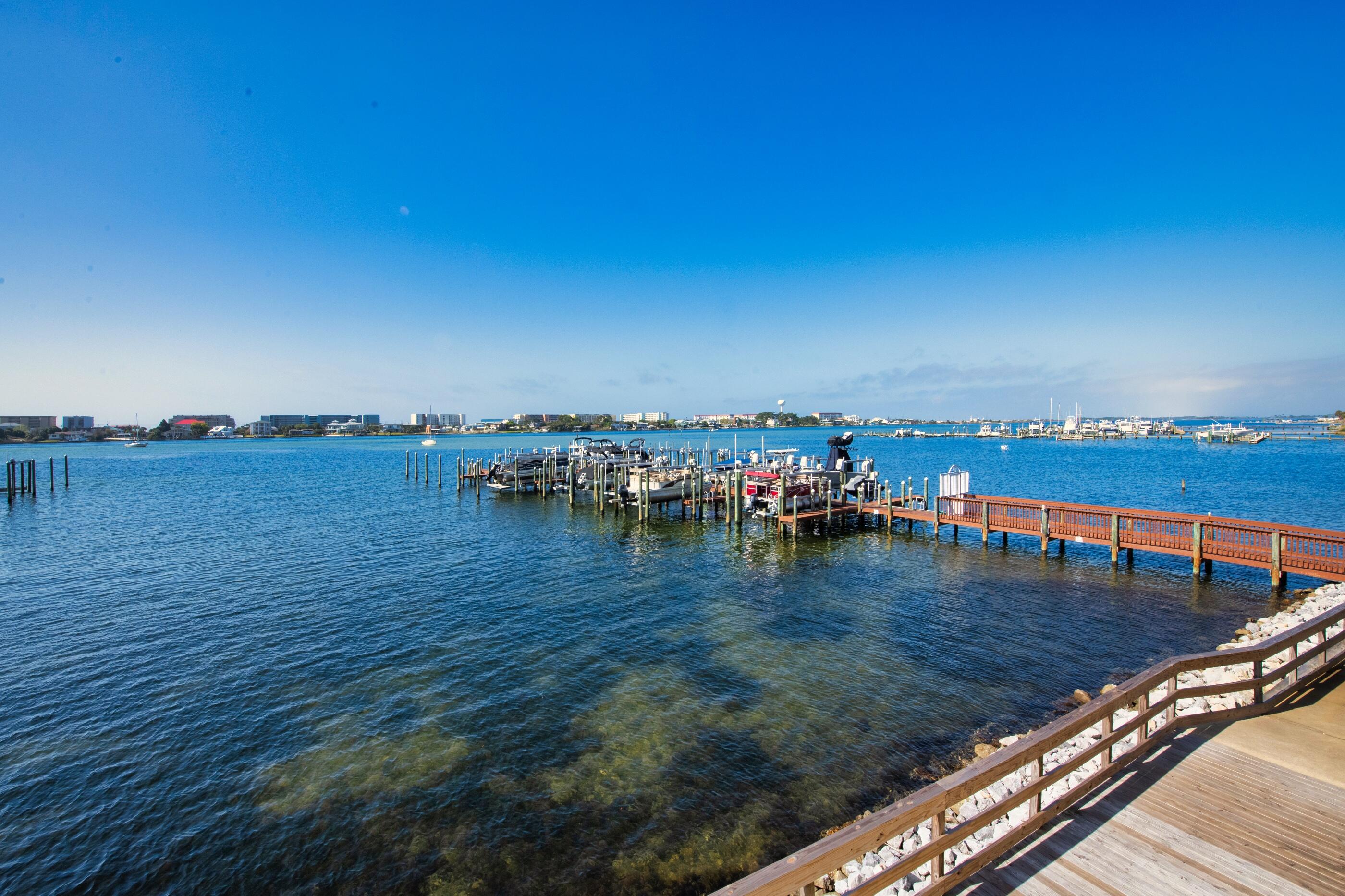 PRESIDIO YACHT CLUB - Residential