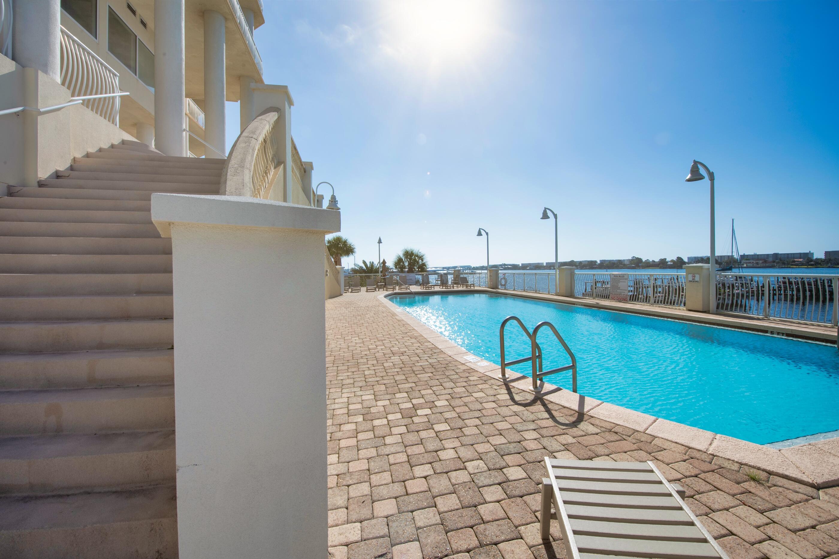 PRESIDIO YACHT CLUB - Residential