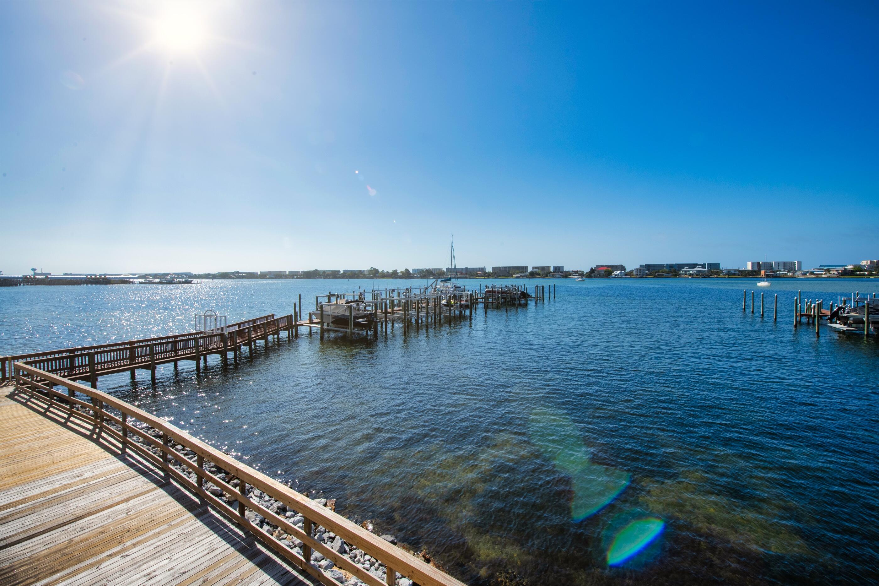 PRESIDIO YACHT CLUB - Residential