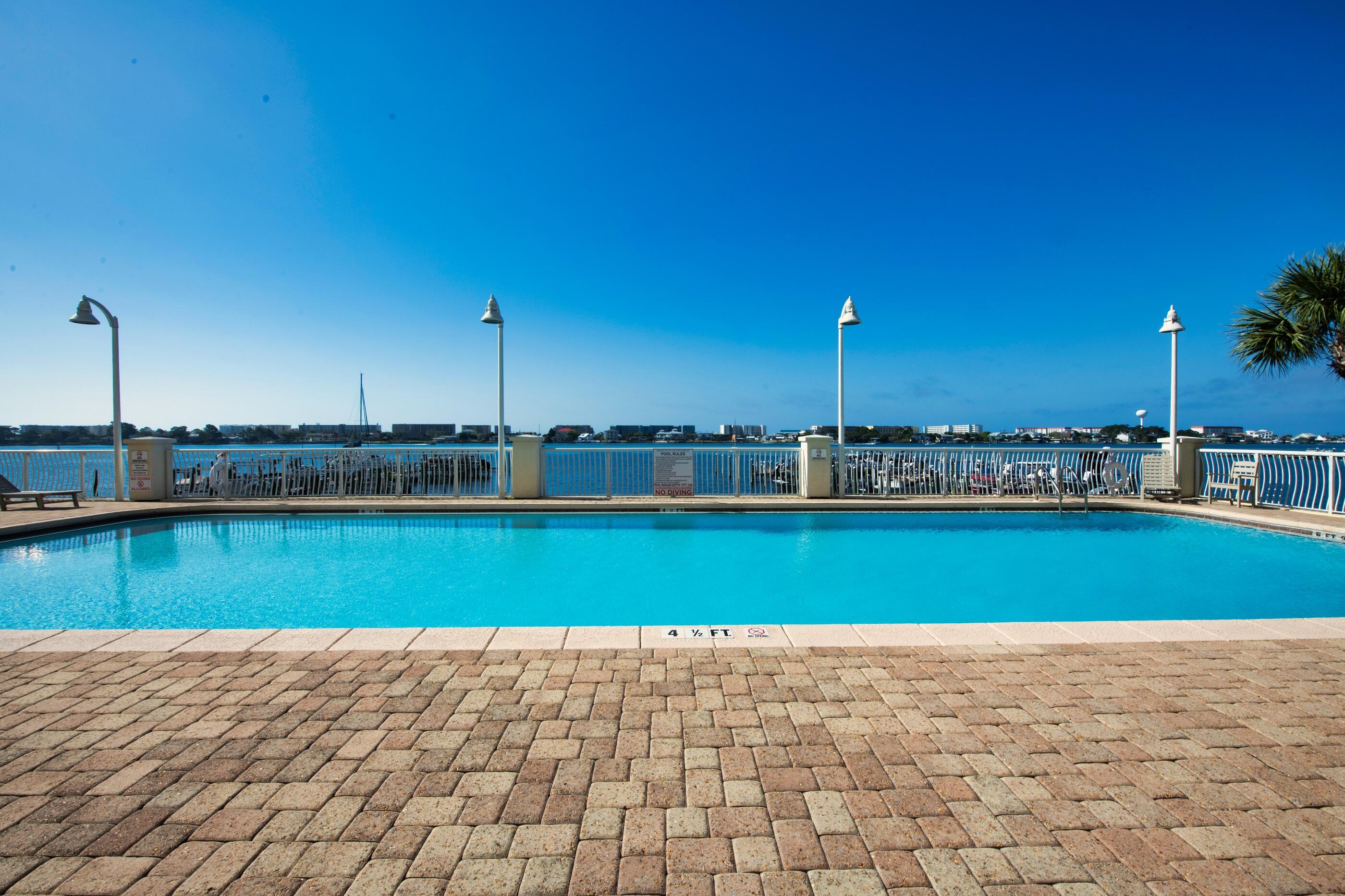 PRESIDIO YACHT CLUB - Residential