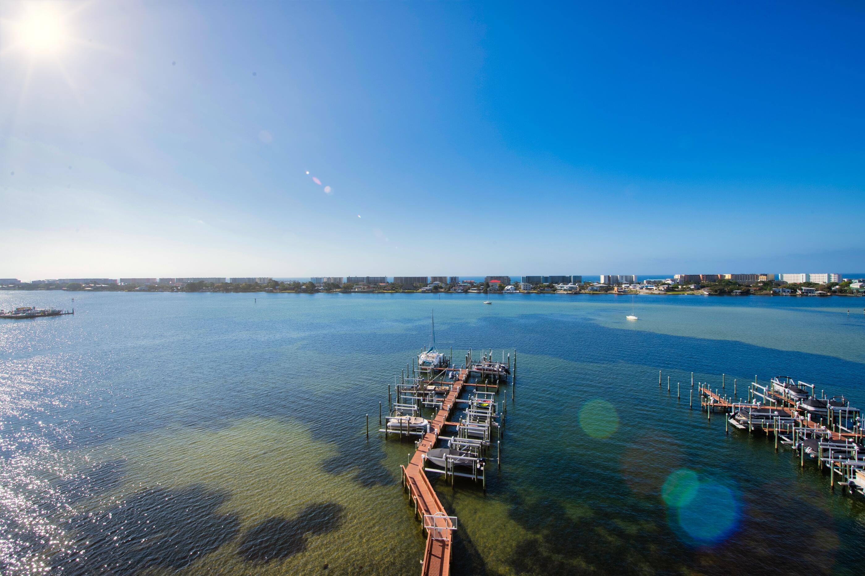 PRESIDIO YACHT CLUB - Residential
