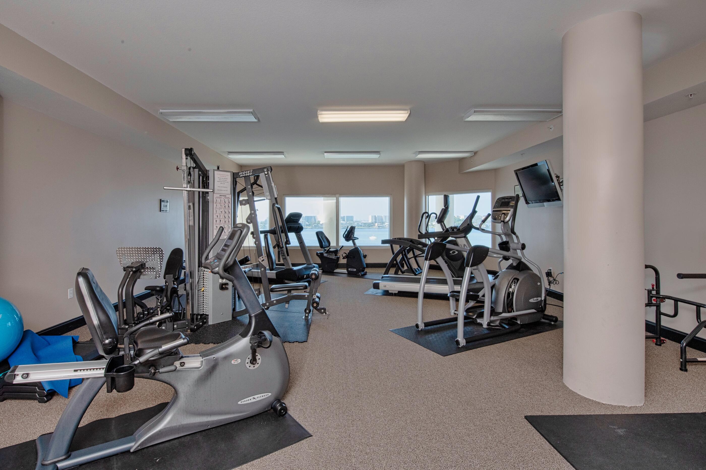 PRESIDIO YACHT CLUB - Residential