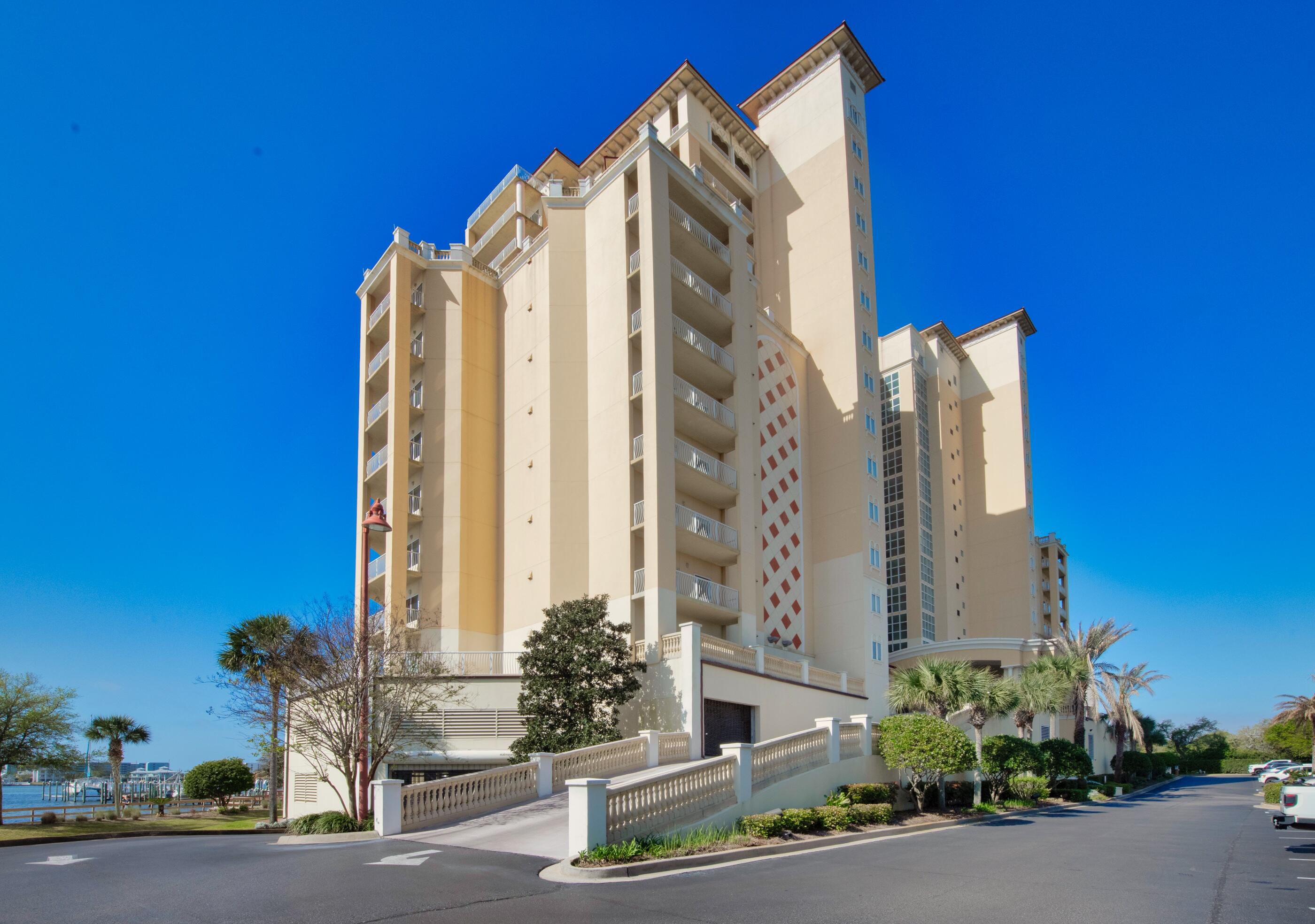 PRESIDIO YACHT CLUB - Residential