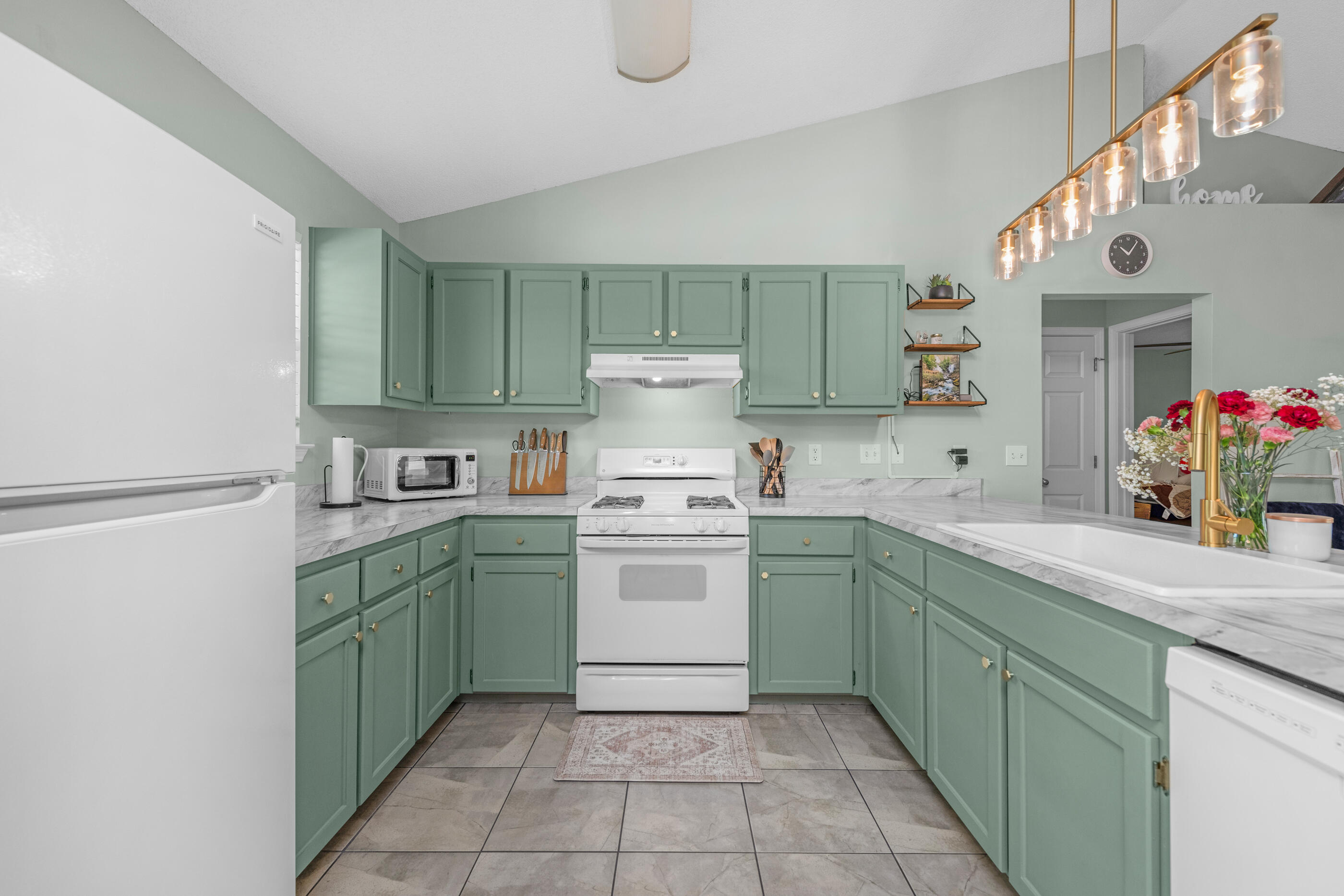 CHEROKEE BEND S/D PH 2 - Residential