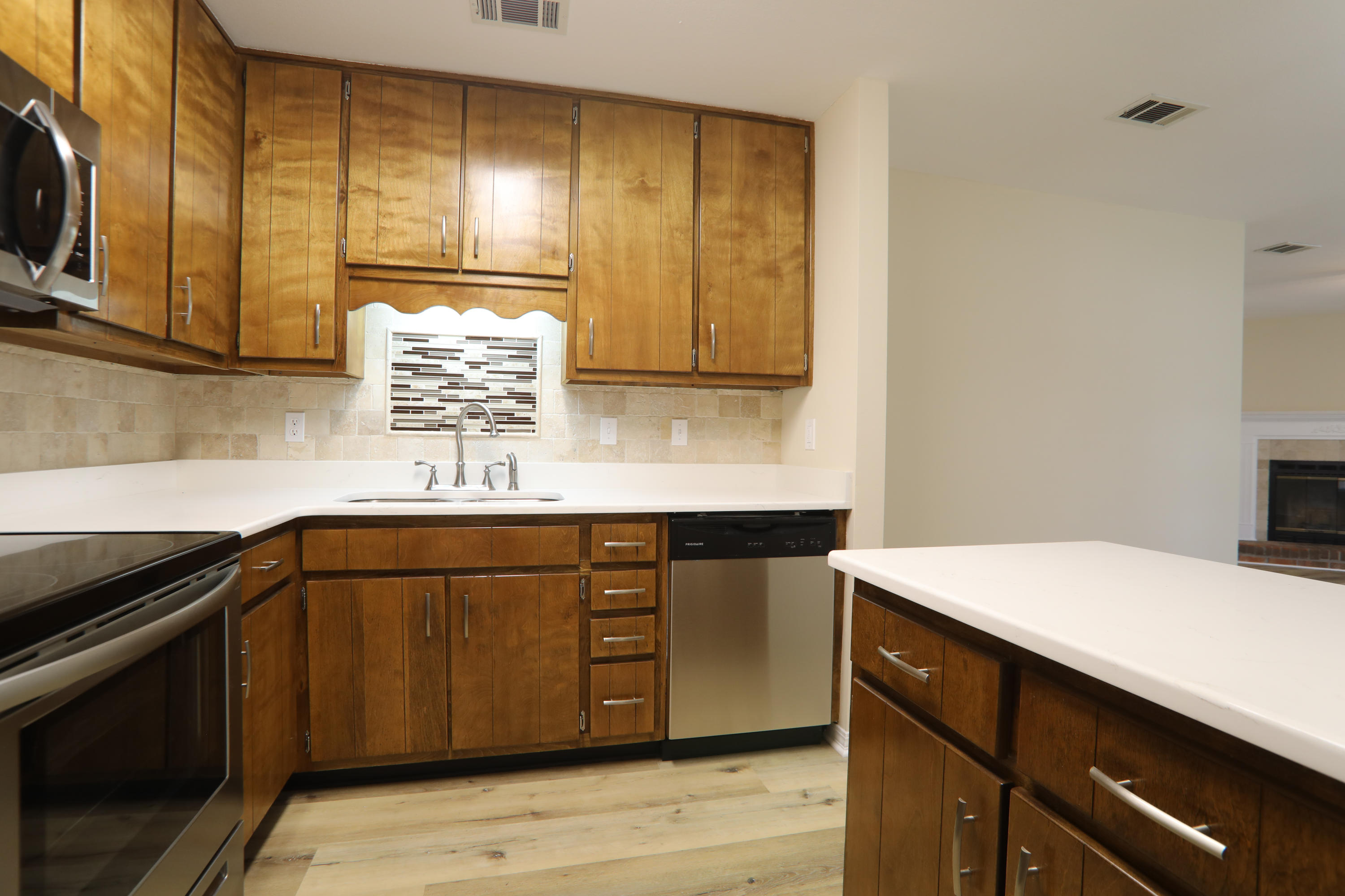 SUMMER TREE - Residential