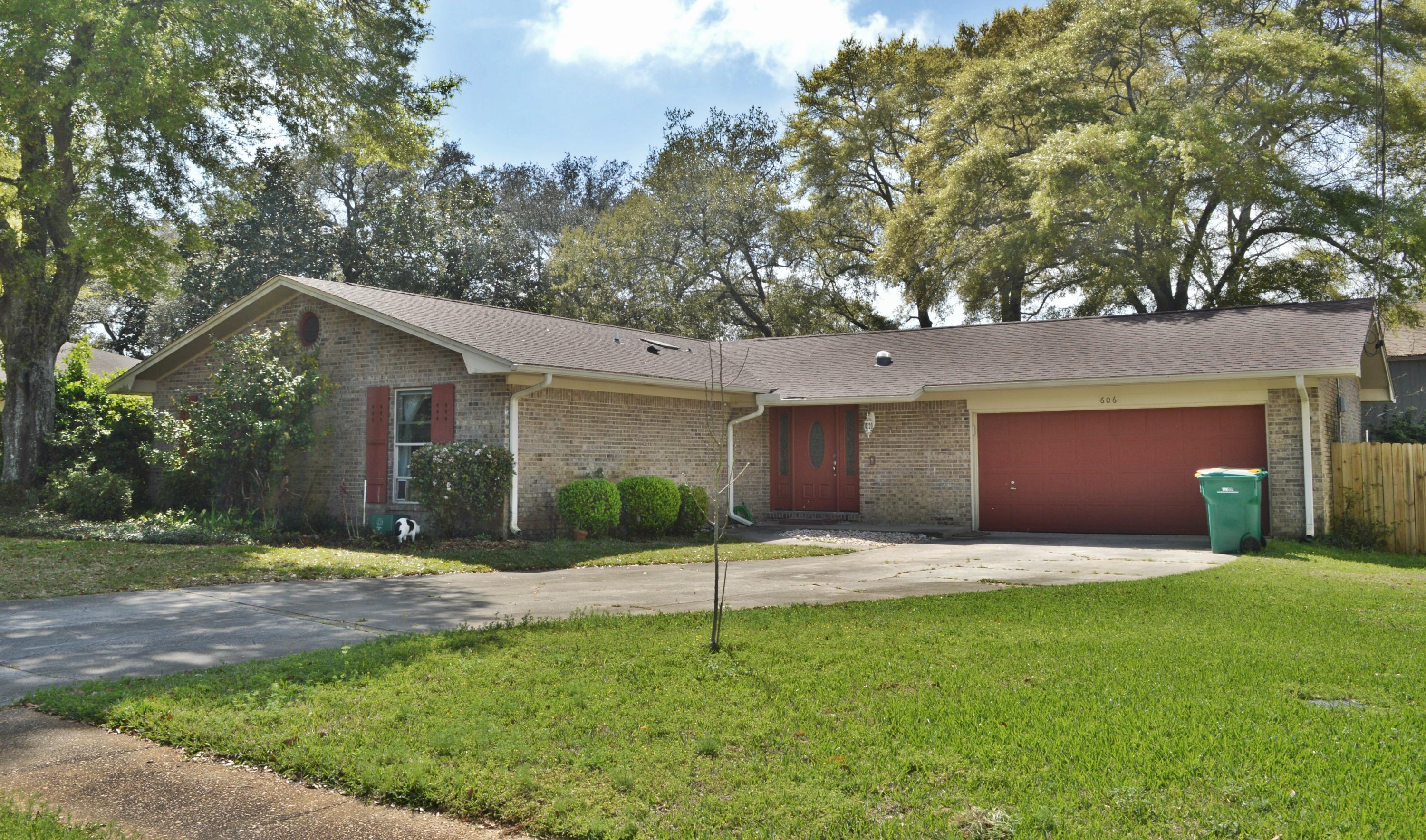 CHEROKEE WOODS - Residential