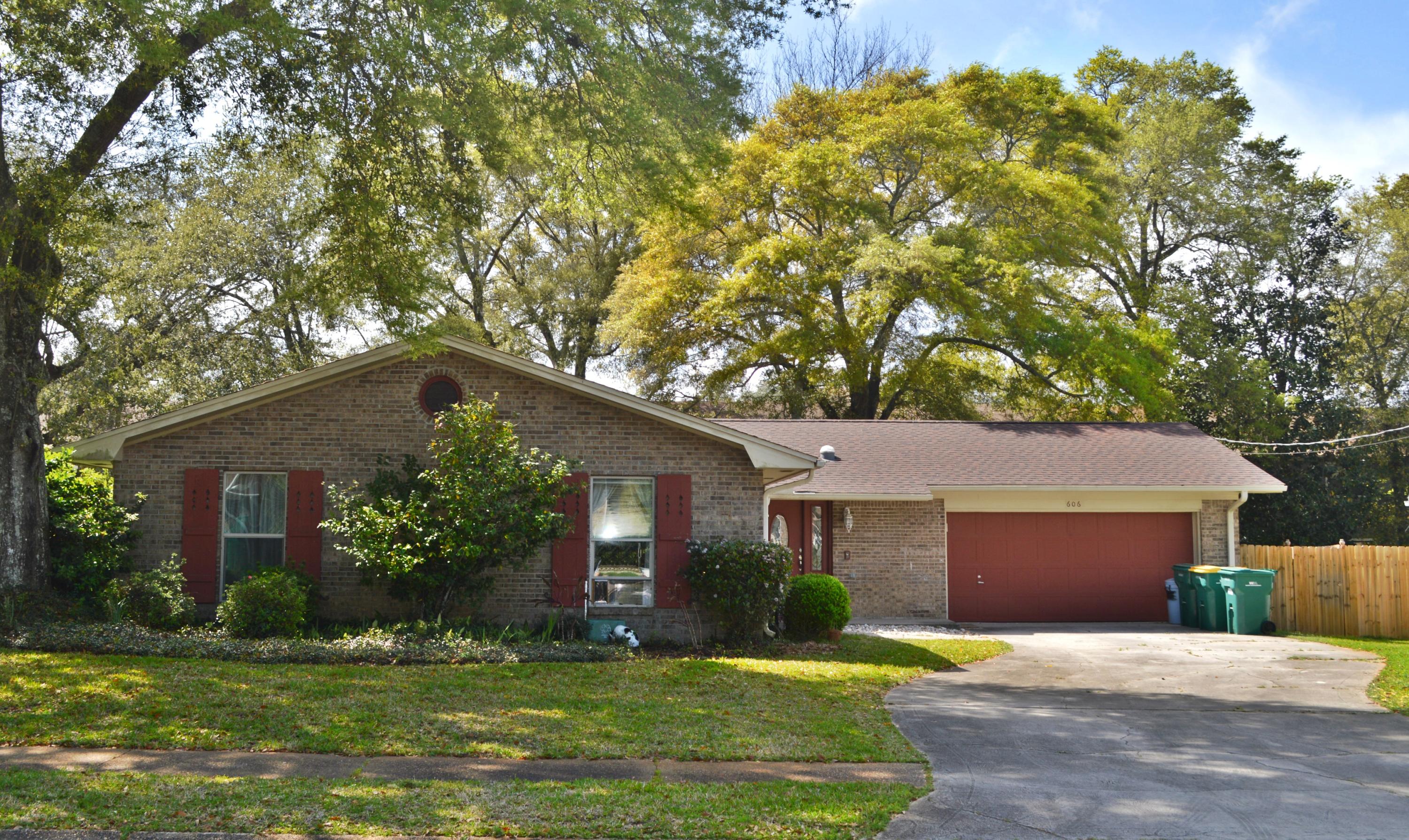 CHEROKEE WOODS - Residential