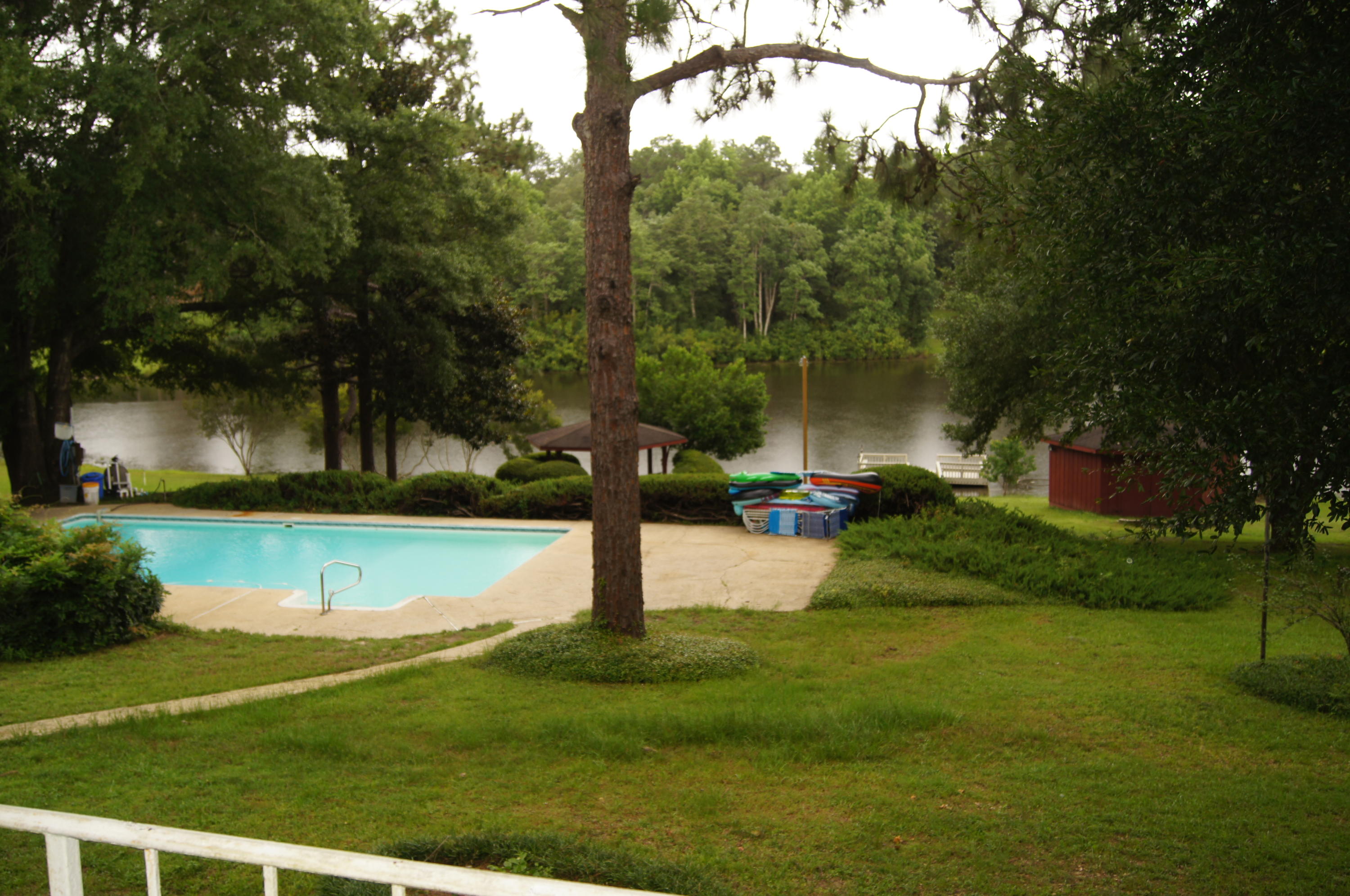 CRESTVIEW SUBURB - Residential