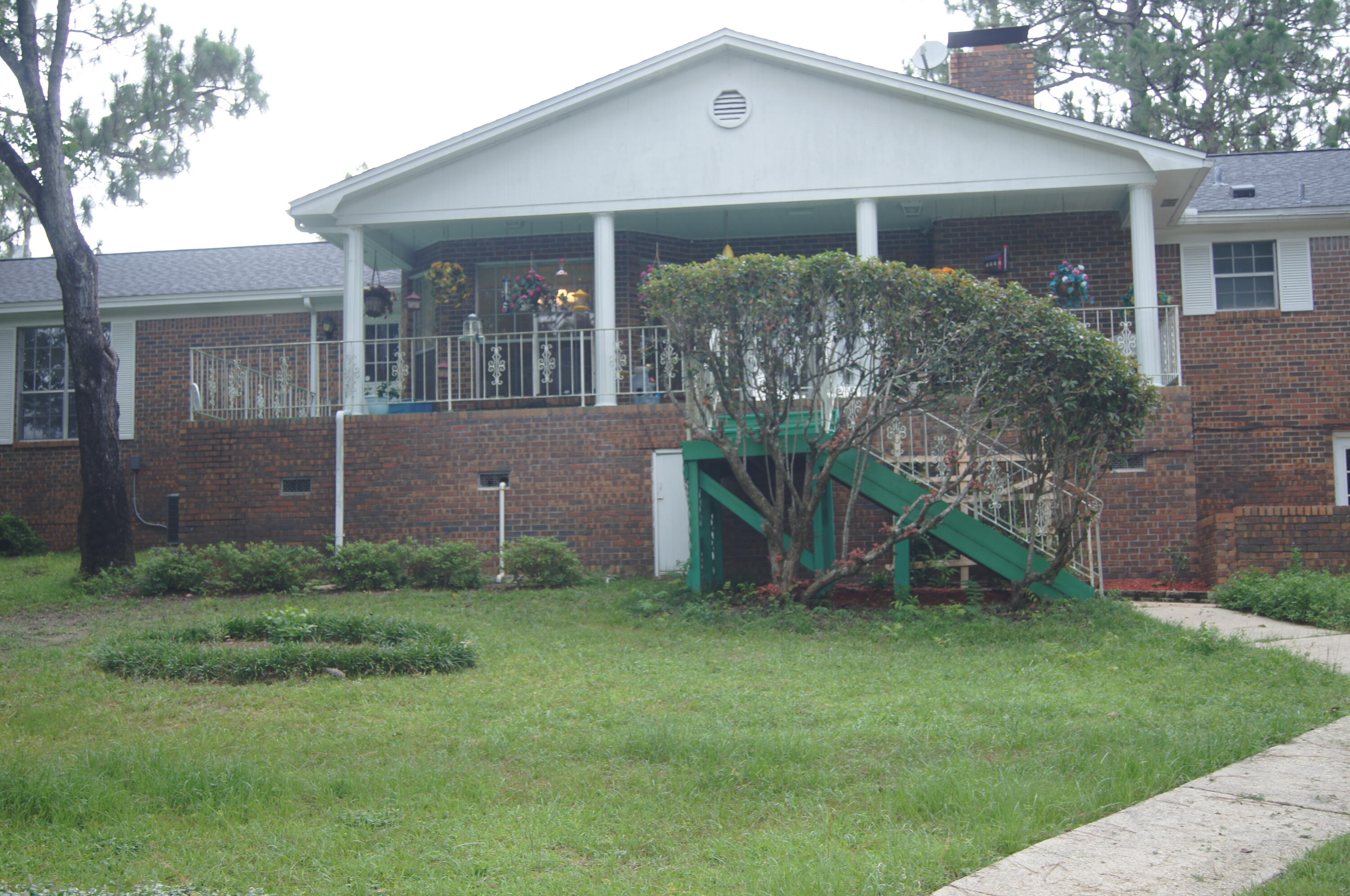 CRESTVIEW SUBURB - Residential