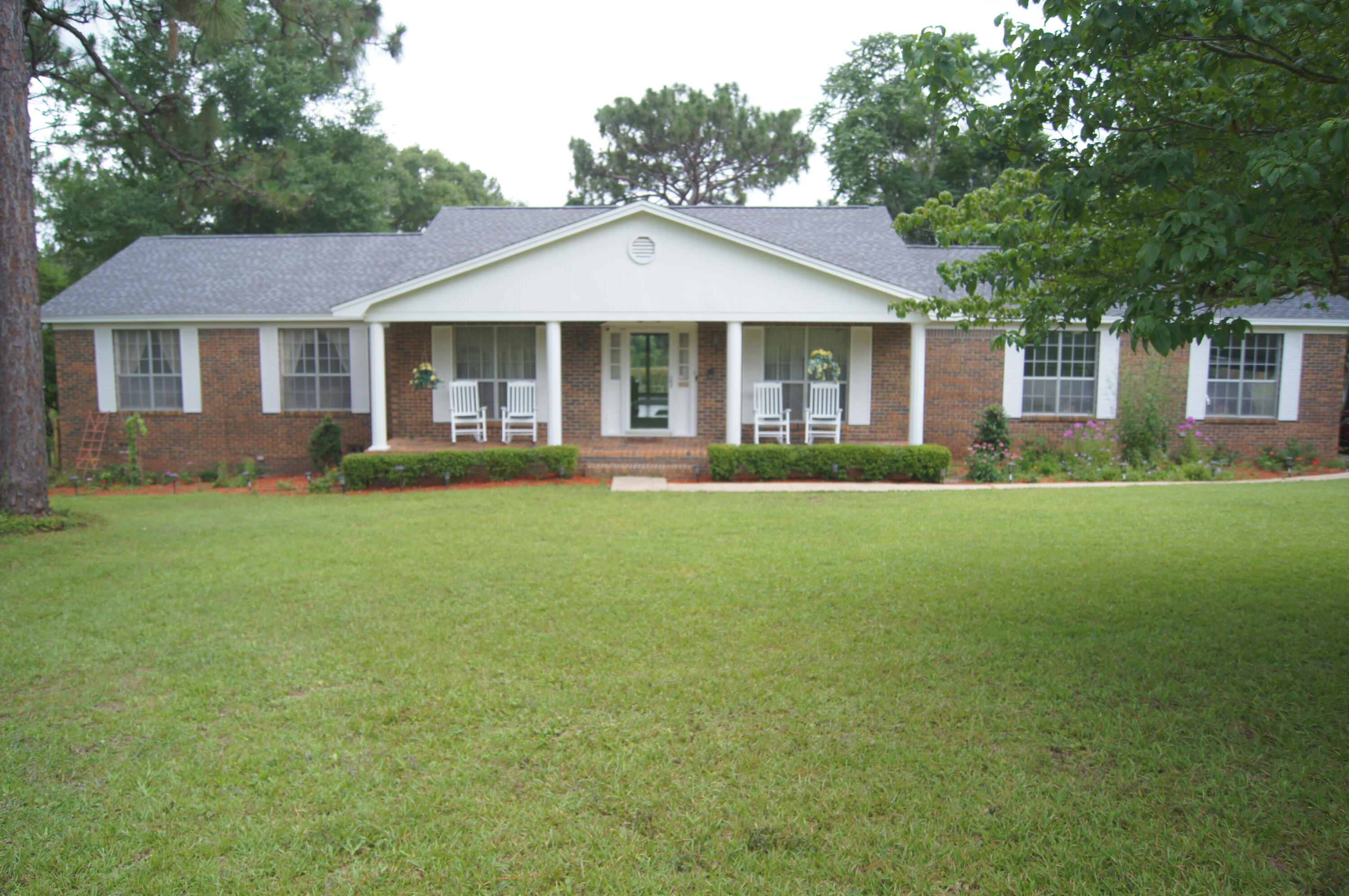 CRESTVIEW SUBURB - Residential