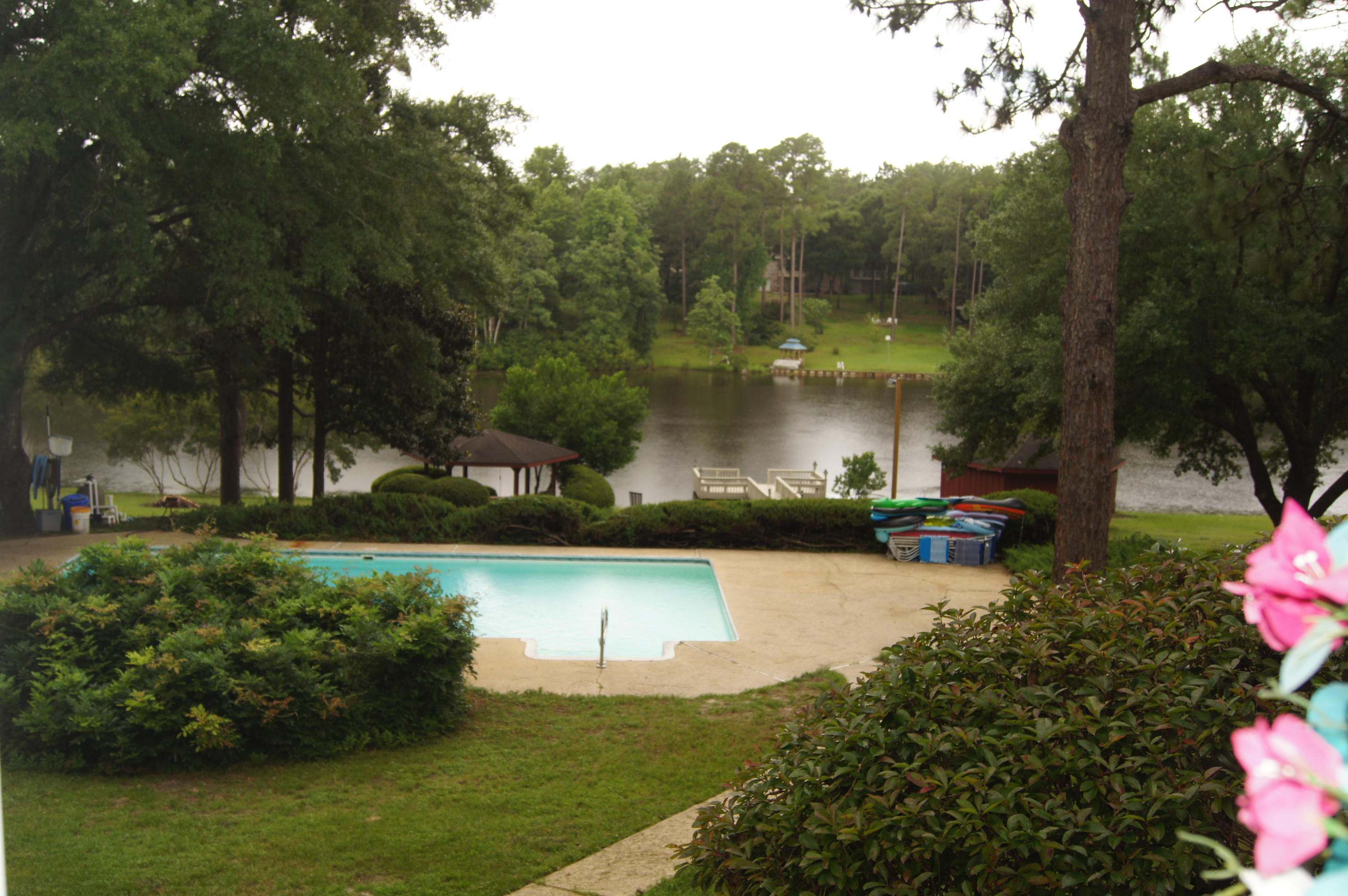 CRESTVIEW SUBURB - Residential