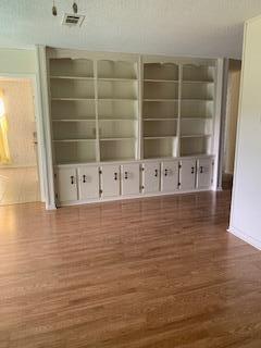 CRESTVIEW SUBURB - Residential