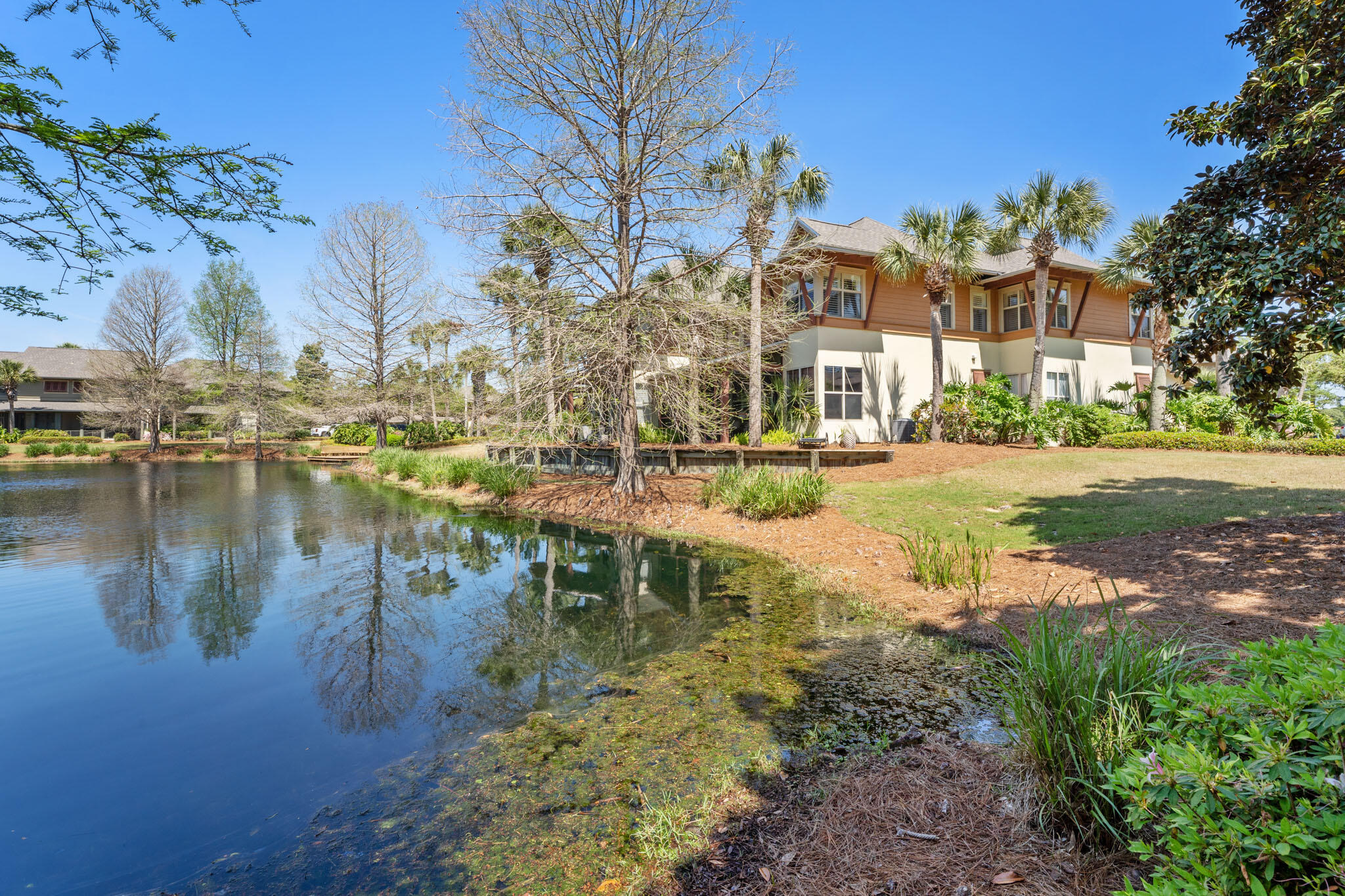 MAGNOLIA BAY - Residential