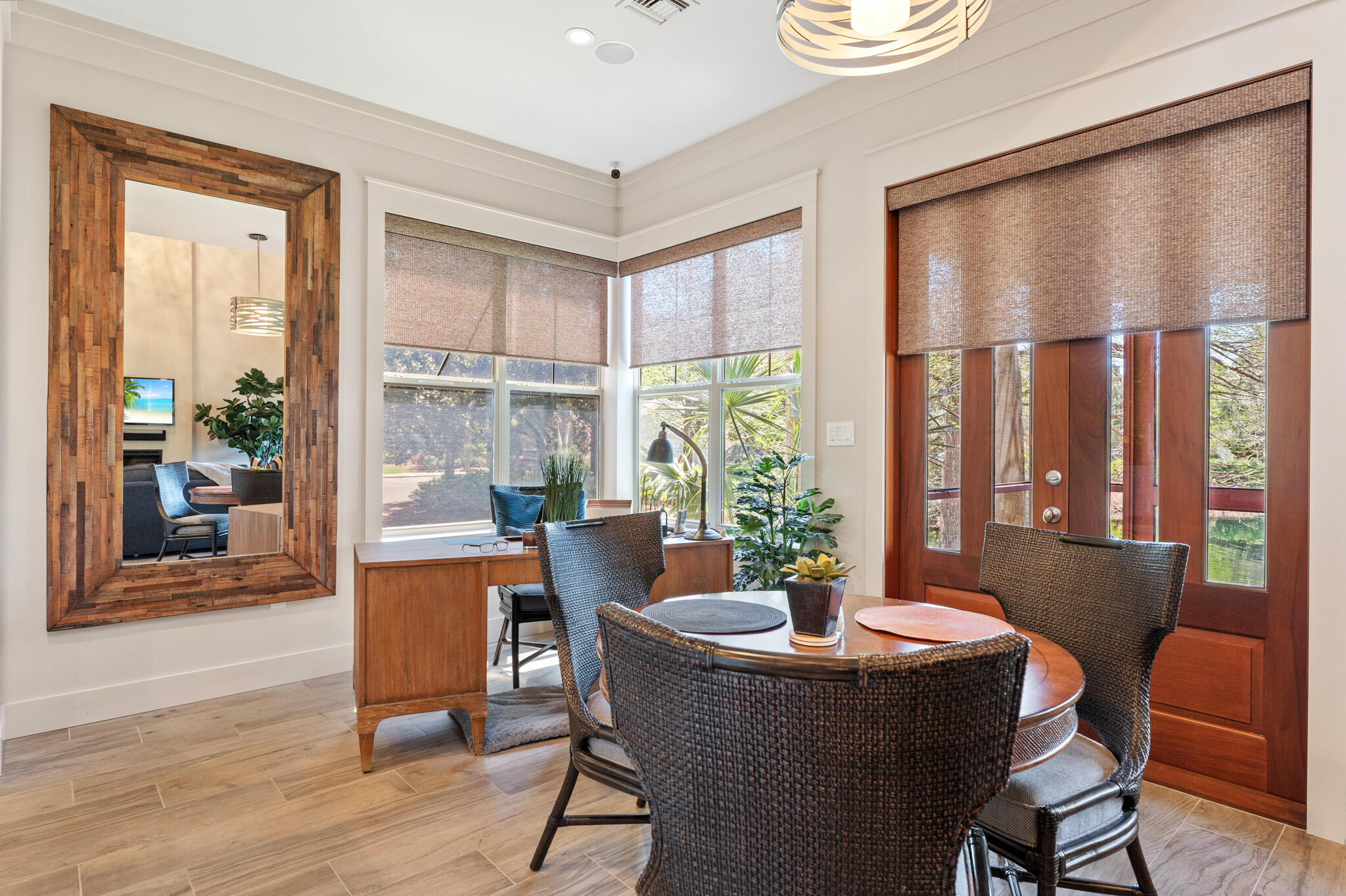 MAGNOLIA BAY - Residential